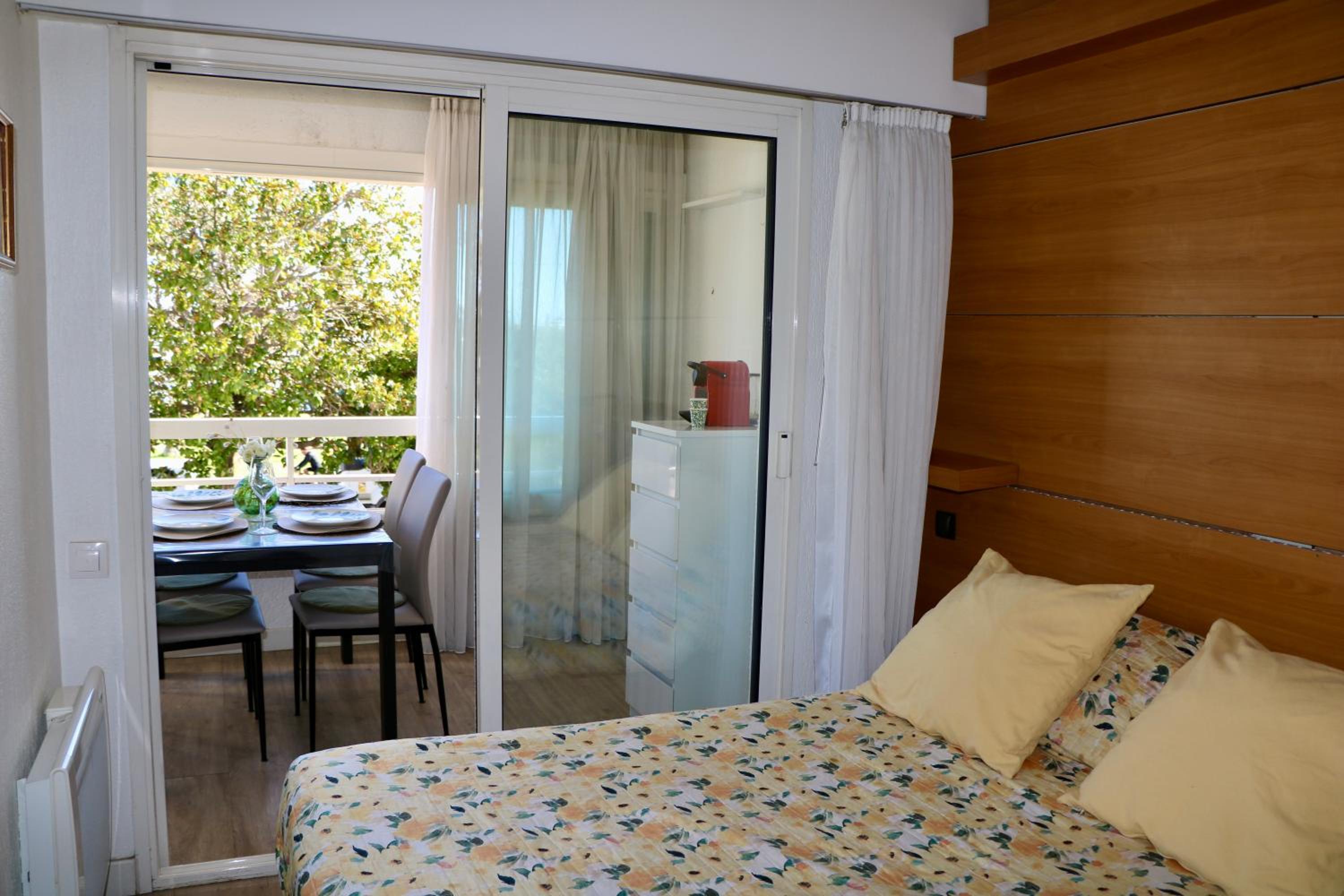 Bel appartement Port Vauban à 100m des plages