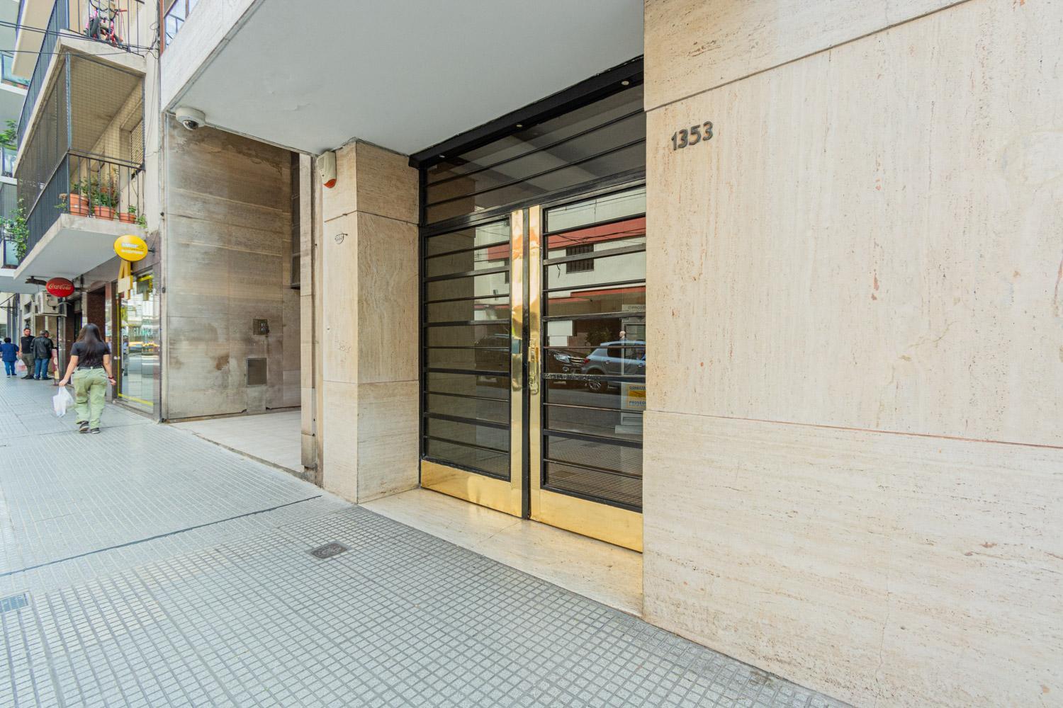 Increíble departamento con amplio parque en la mejor zona de Recoleta sobre la calle Paraguay