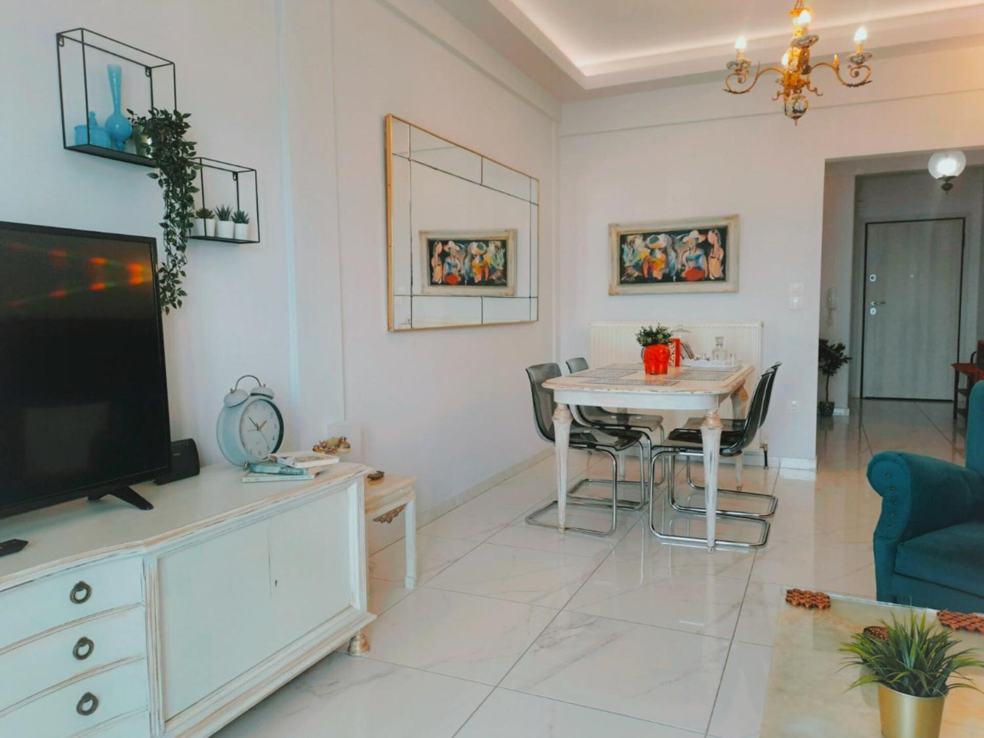 Vintage Art home on the sea photo 4