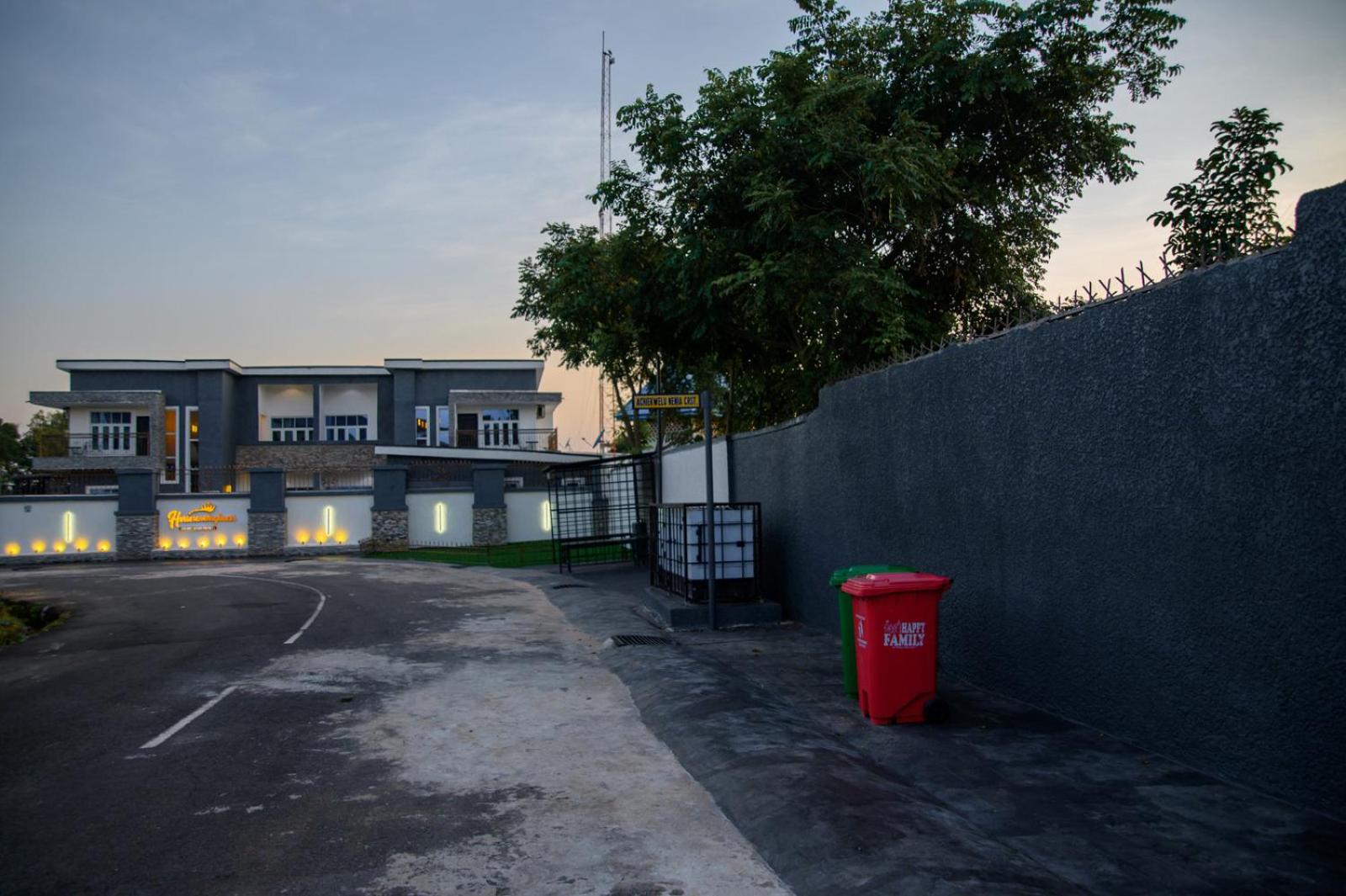 HSH Luxury Apartments