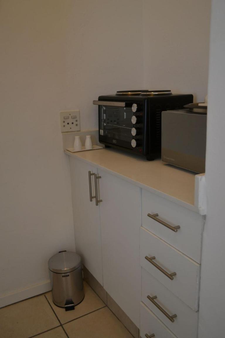 10 Woodmead Suites