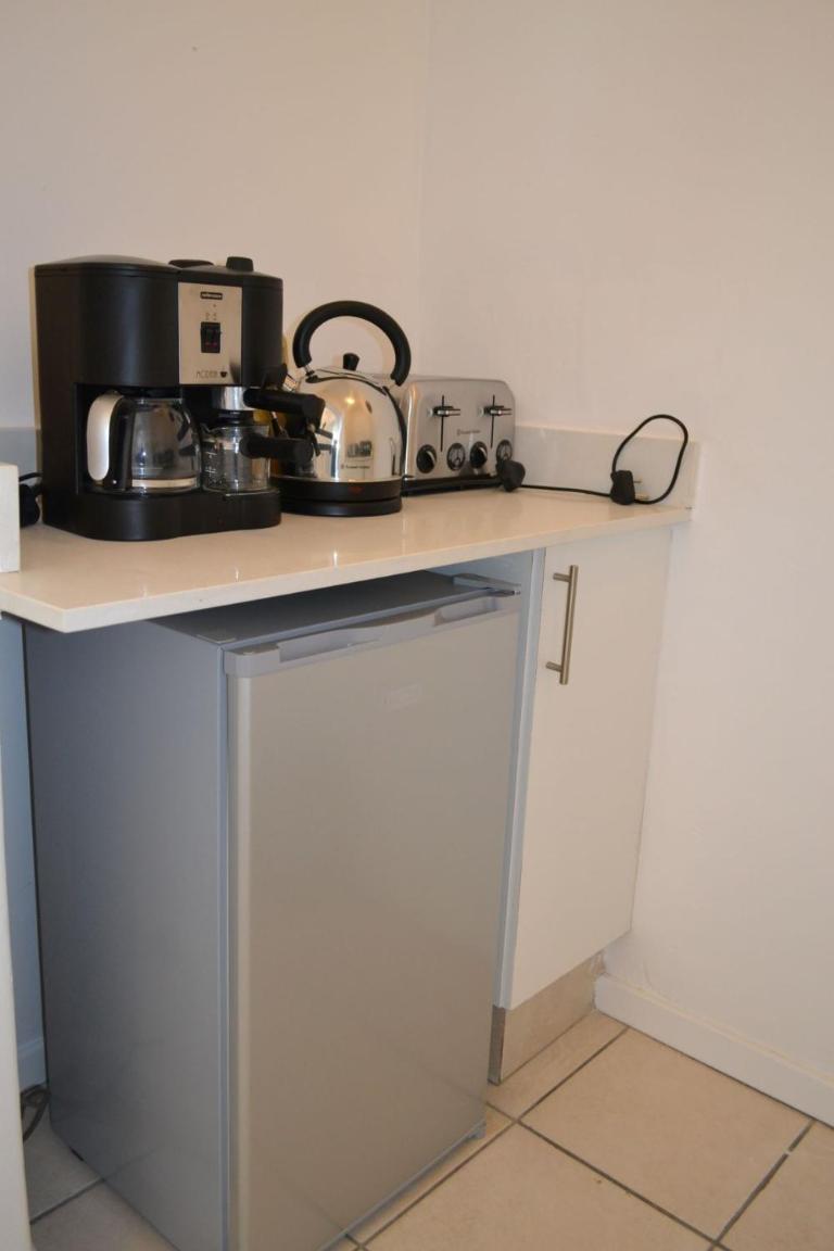 10 Woodmead Suites