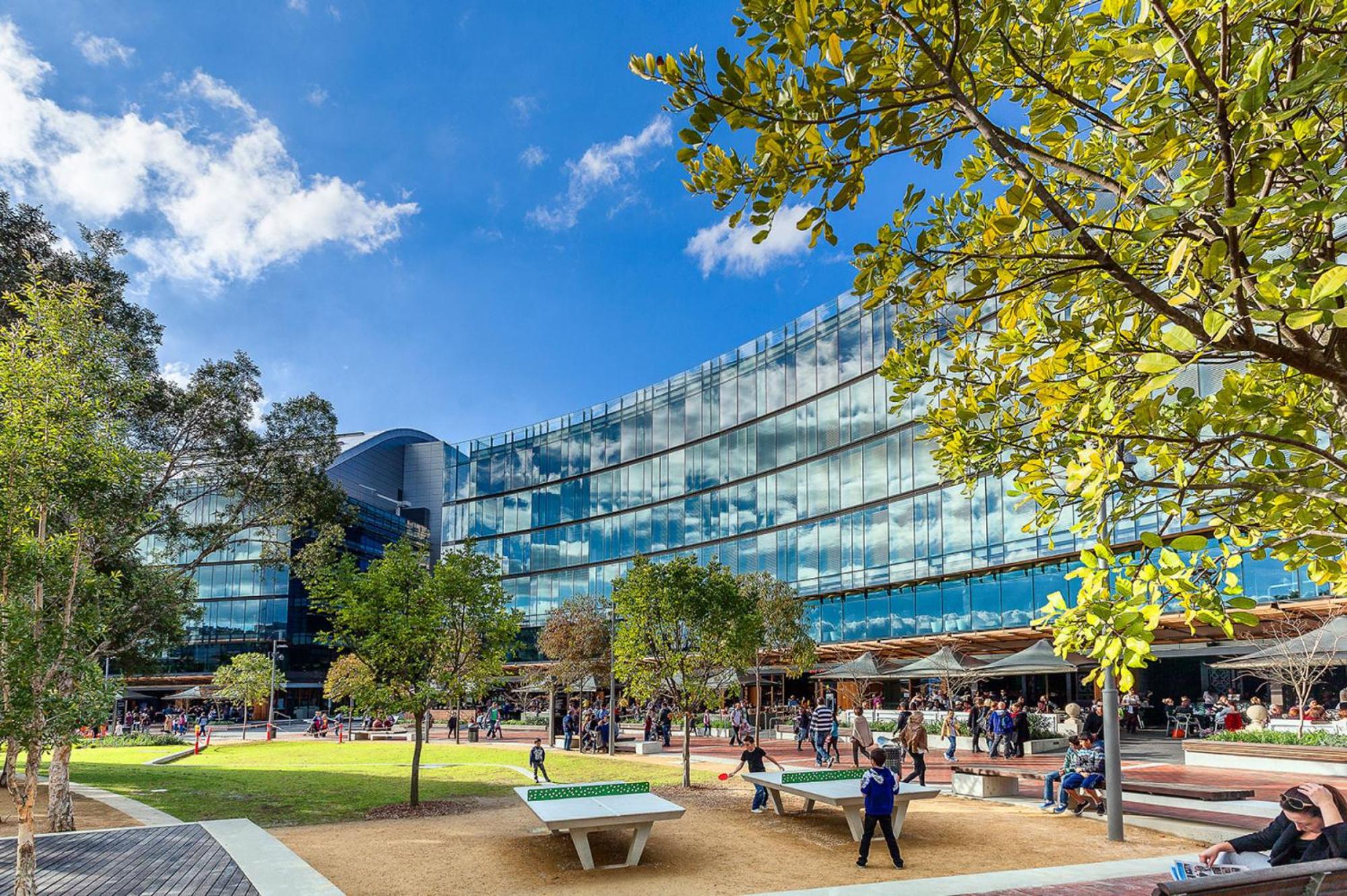 Thriving city location, dining hub near CBD