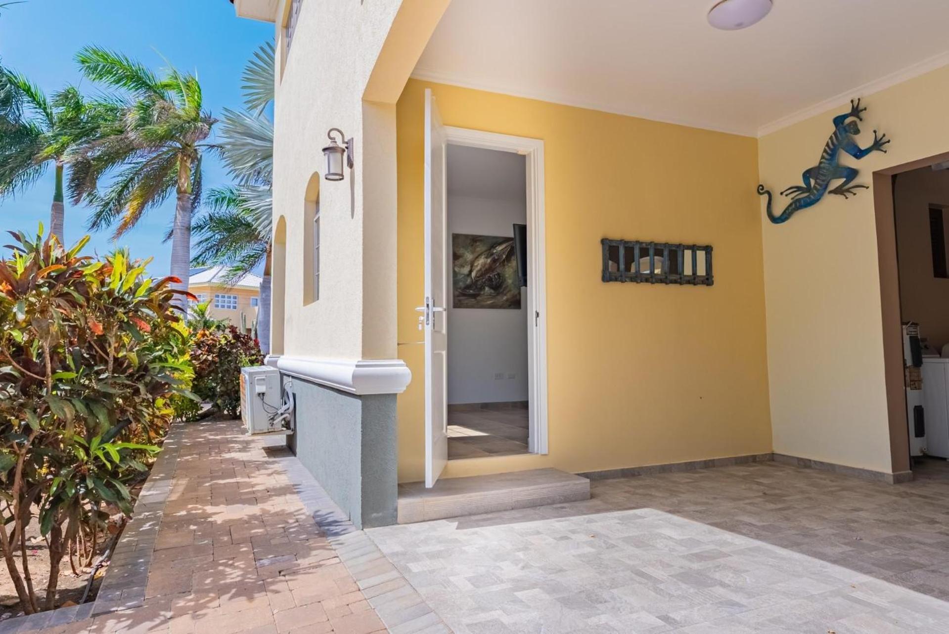 Bocobay Seaside Beach House