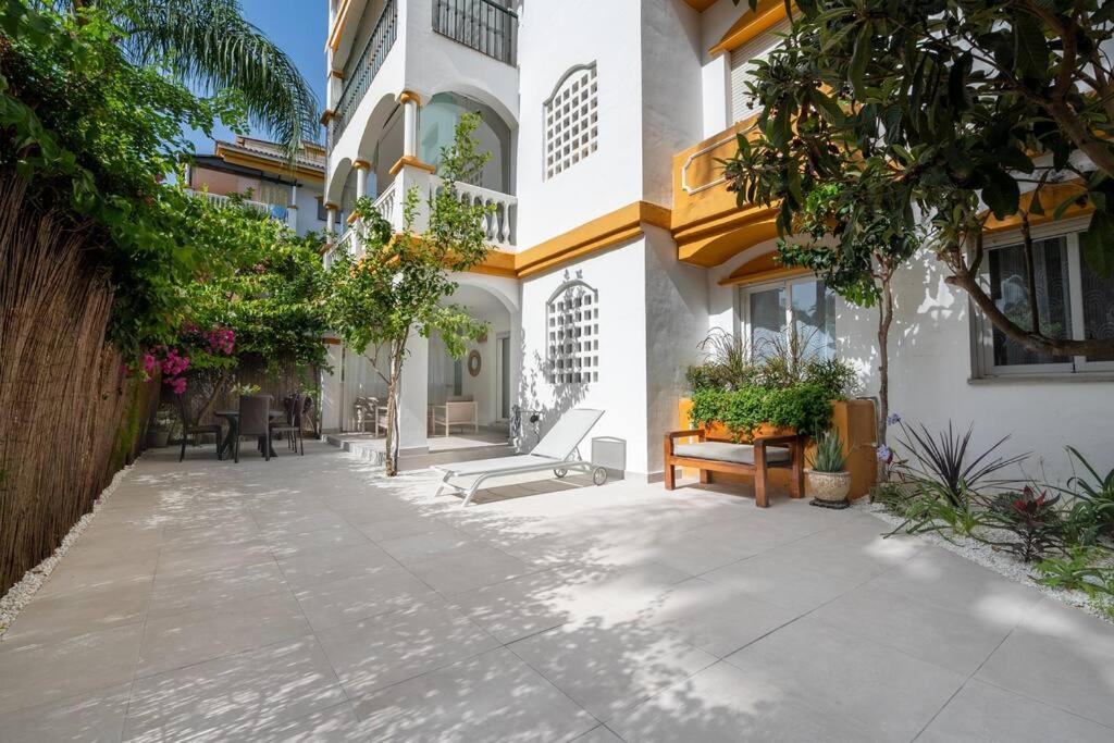 Luxury 3BR Puerto Banus, Pool, Garden, Walk to Marina & Beach