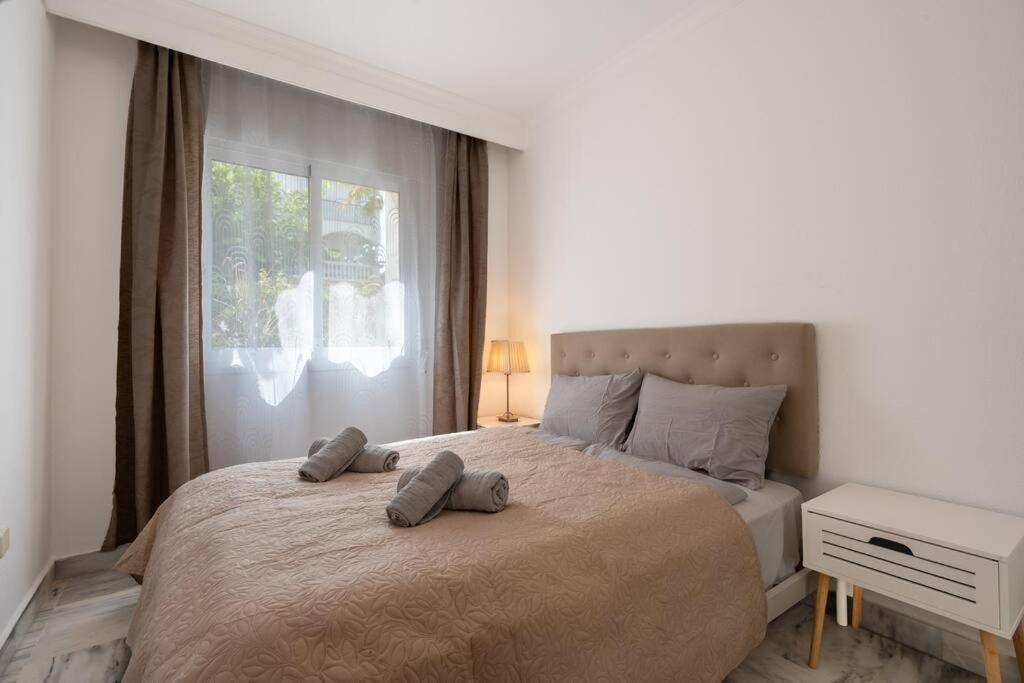 Luxury 3BR Puerto Banus, Pool, Garden, Walk to Marina & Beach