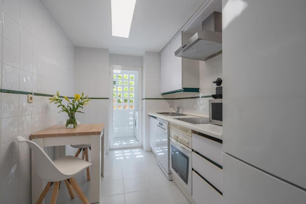 Luxury 3BR Puerto Banus, Pool, Garden, Walk to Marina & Beach