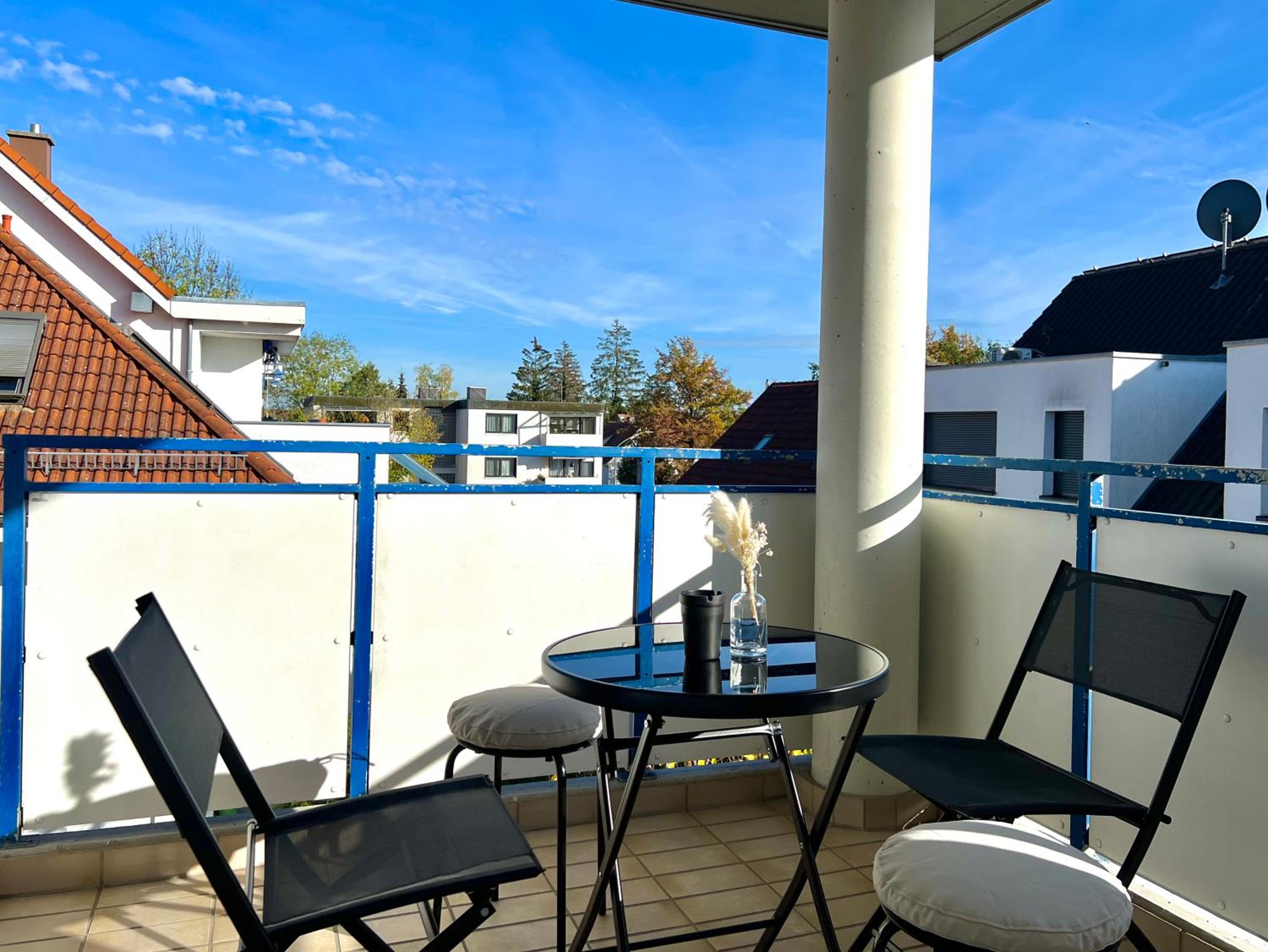 Modernes Apartment mit Balkon