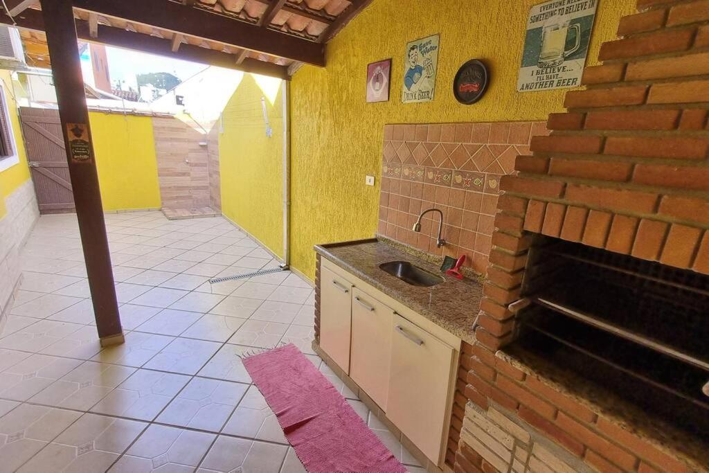 Casa confortável perto da praia Martim de Sá