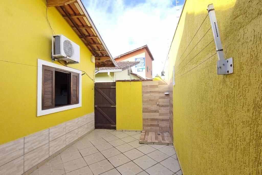 Casa confortável perto da praia Martim de Sá