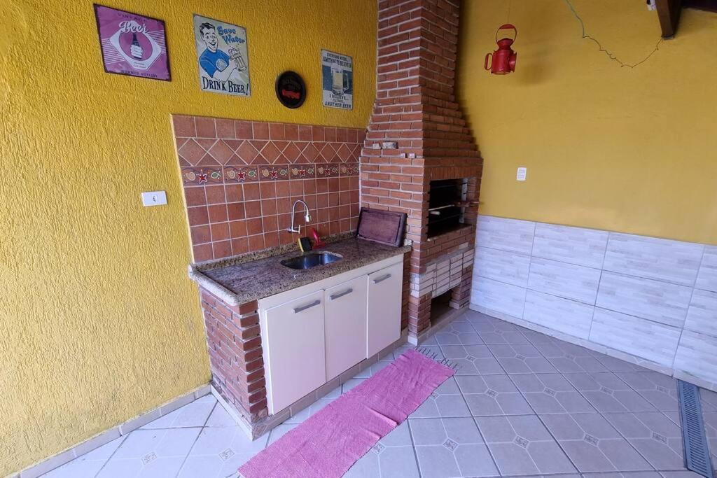 Casa confortável perto da praia Martim de Sá