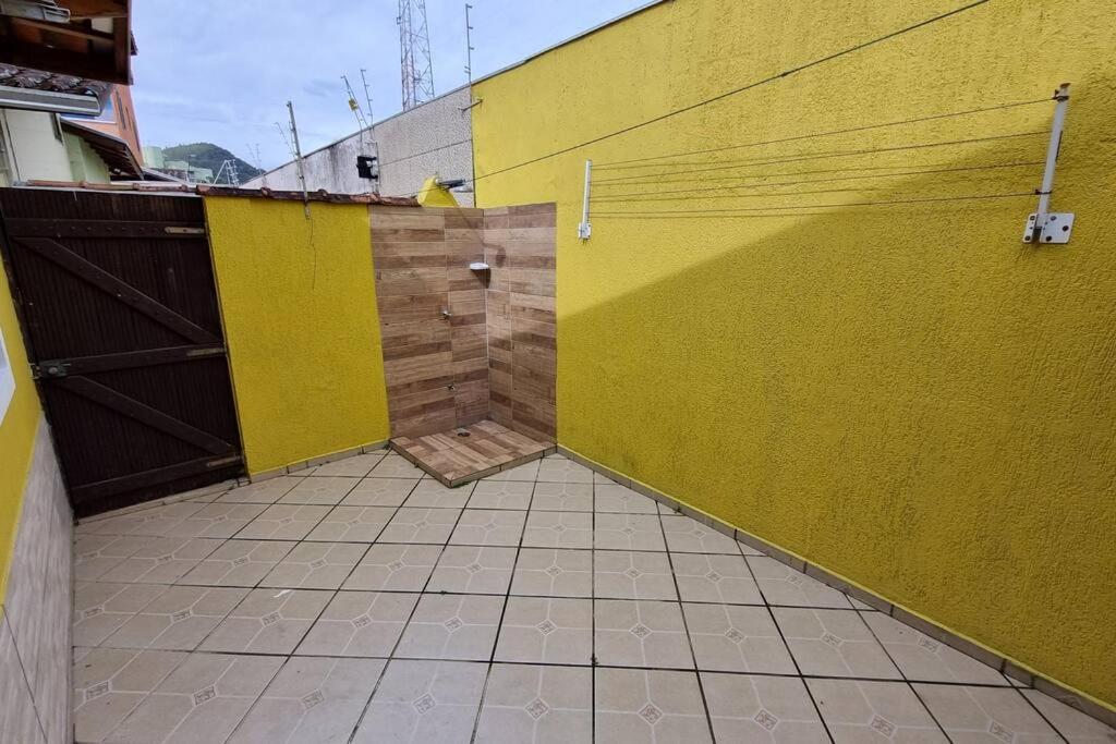 Casa confortável perto da praia Martim de Sá