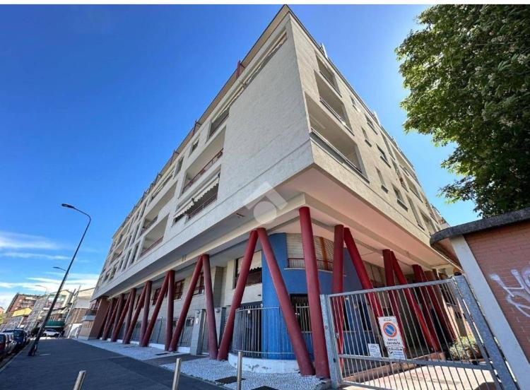 Spazio Breda - Free Parking, Private Garage, Metro M1, Balcony, 4 Guests