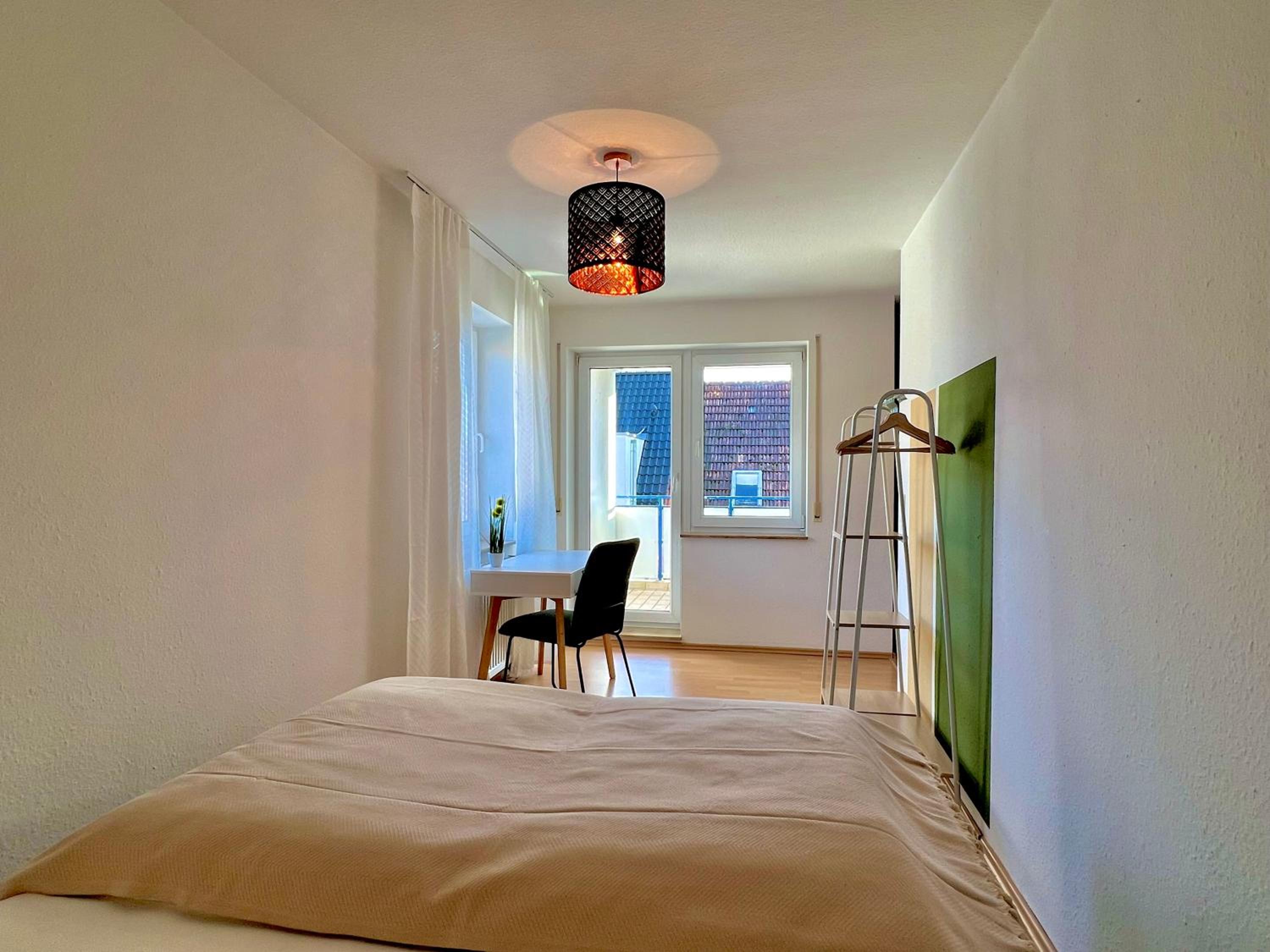 Modernes Apartment mit Balkon