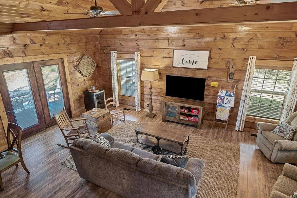 Deer Run - A Peaceful cabin hideaway view 2
