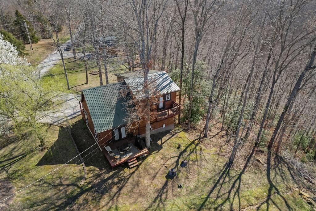 Deer Run - A Peaceful cabin hideaway view 3