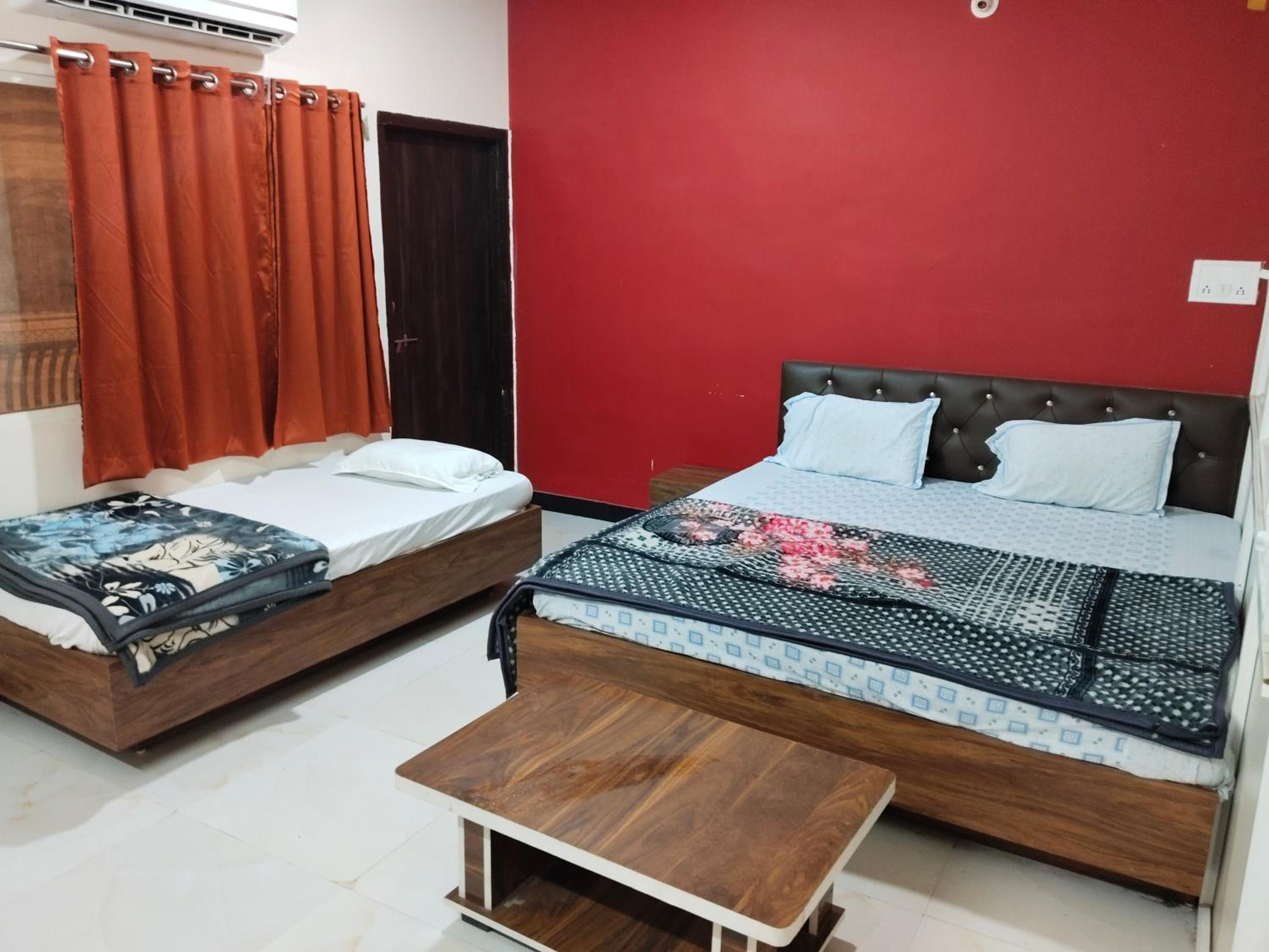 Hotel shree radhe krishna palace Ujjain view 4