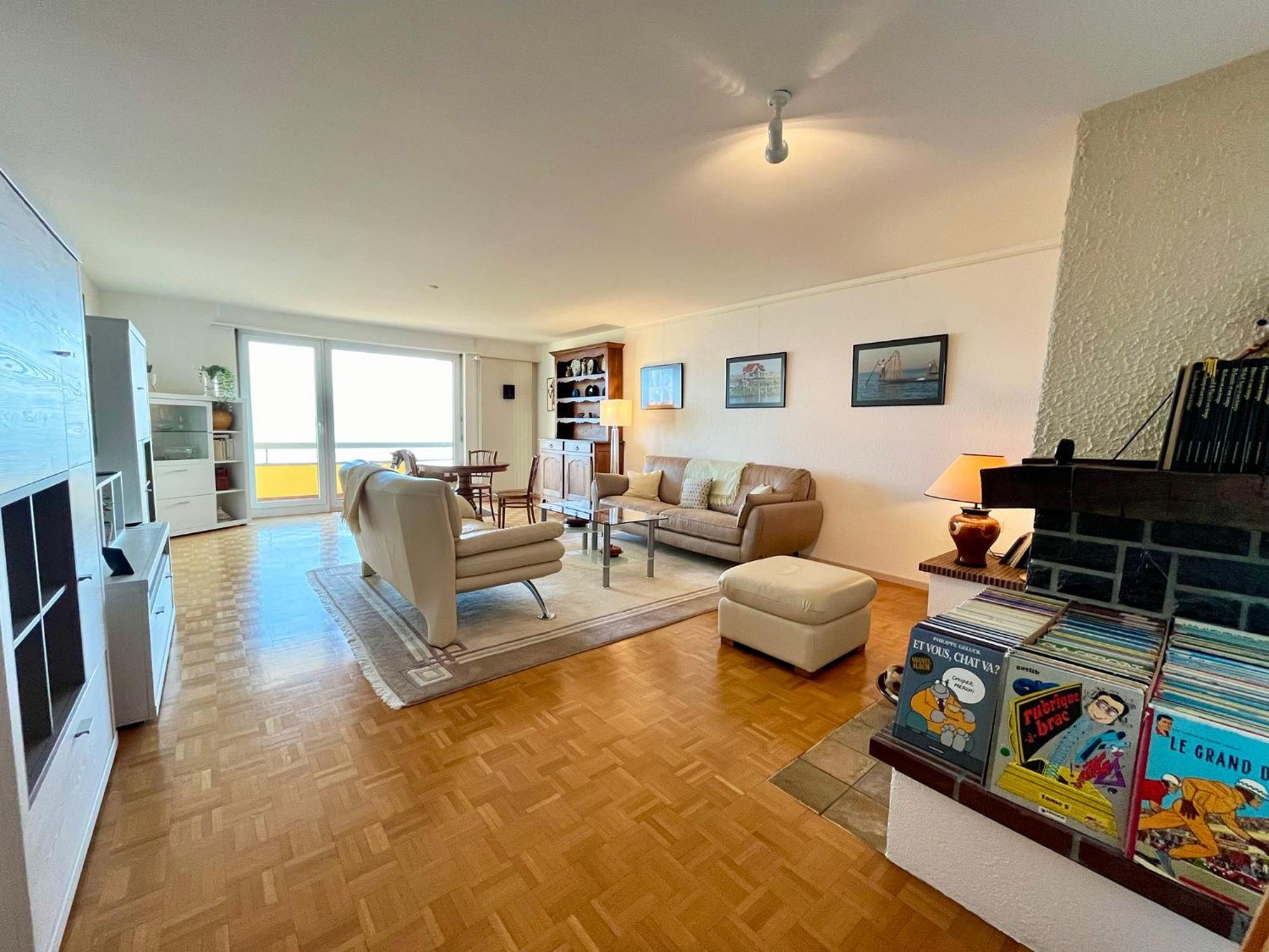 Spacieux appartement de 2,5 pièces avec vue