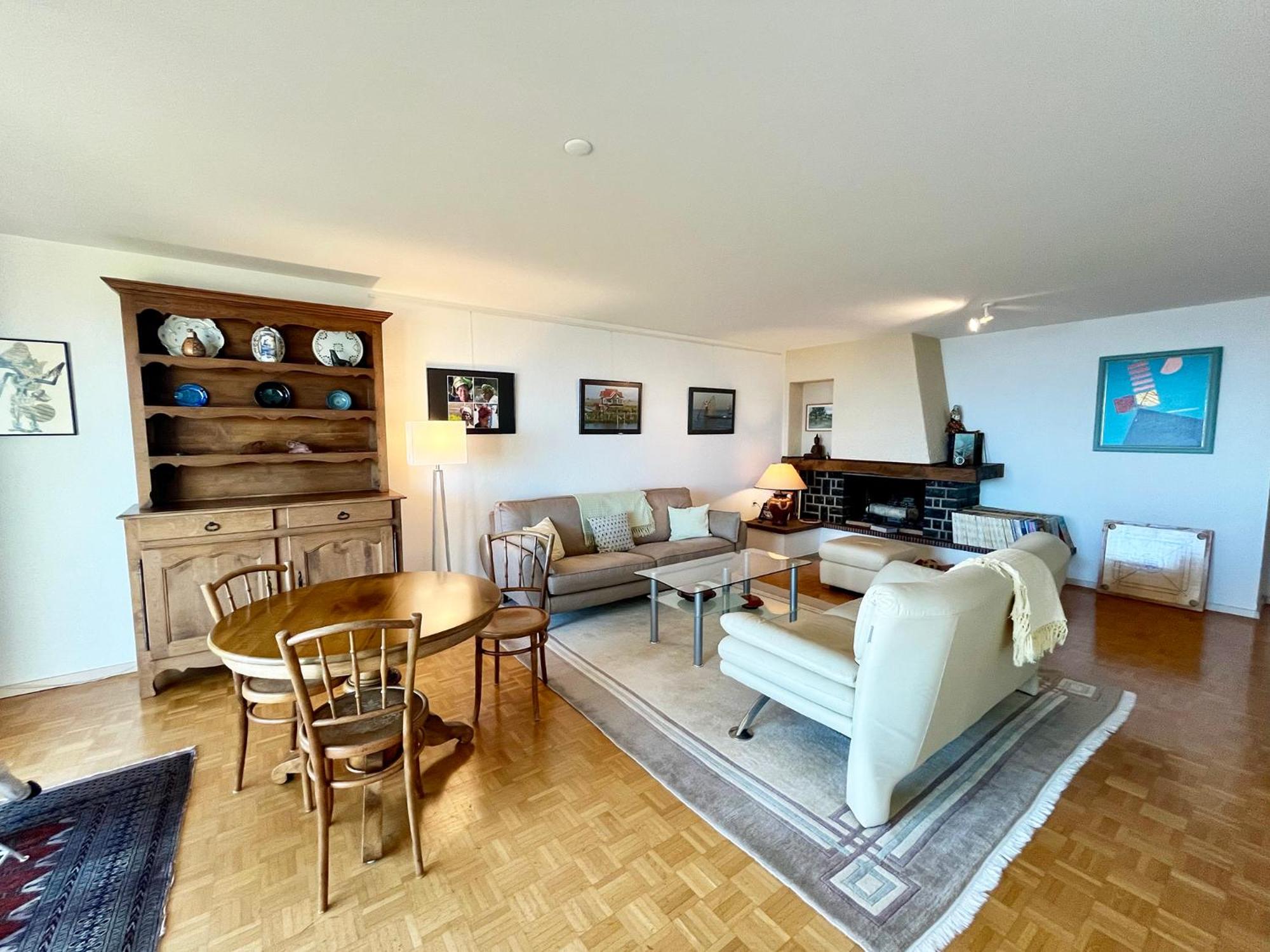 Spacieux appartement de 2,5 pièces avec vue