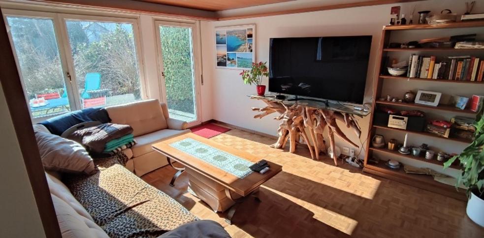 Small Double Room, bed 140x200cm, in very quiet and cosy house!