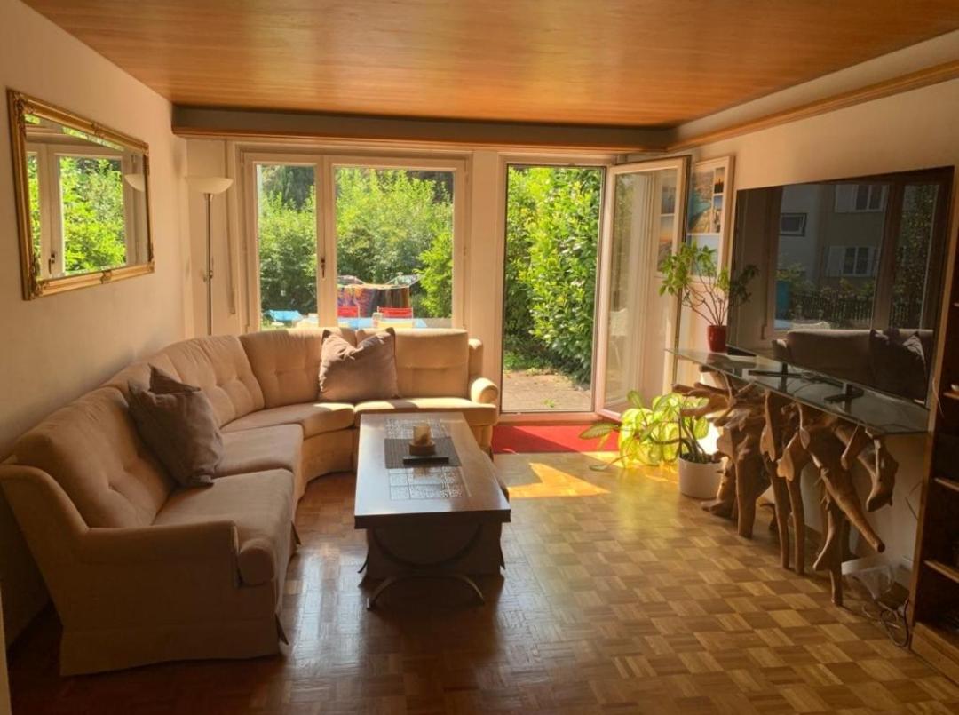 Small Double Room, bed 140x200cm, in very quiet and cosy house!