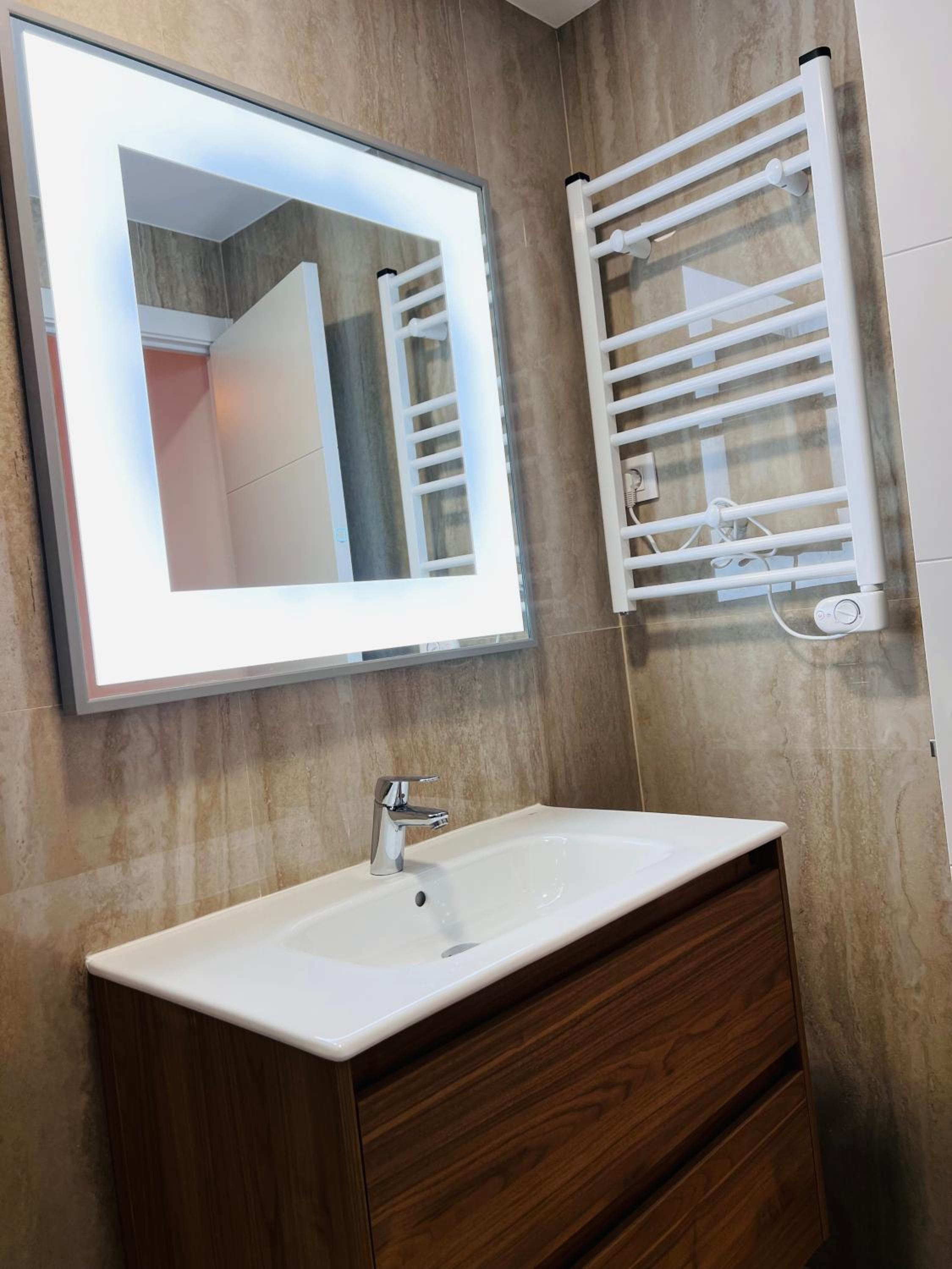 Rosa HOME, Casa completa independiente