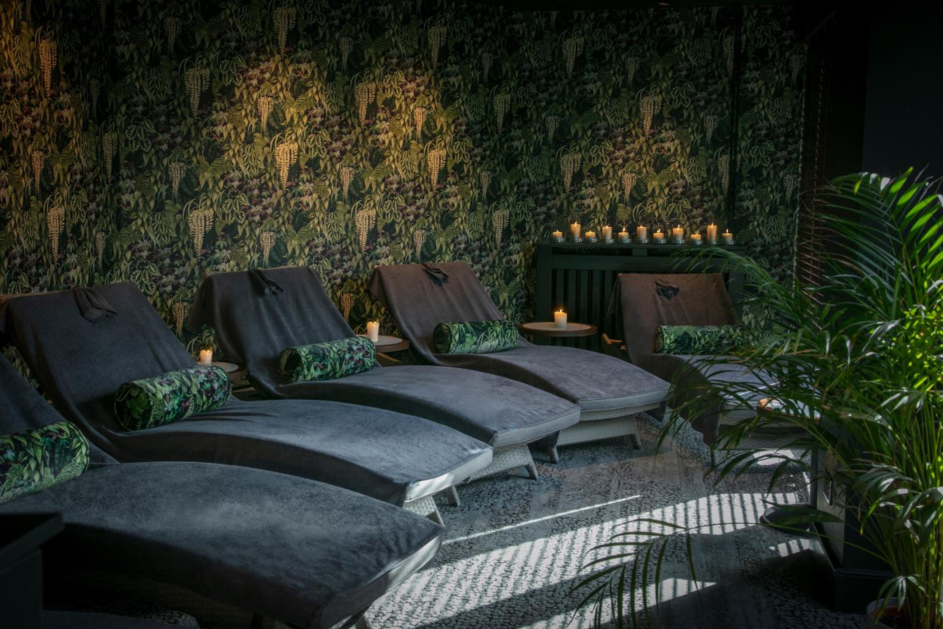 Basingstoke Vacations - Hampshire Court Hotel  Spa - Property Image 2