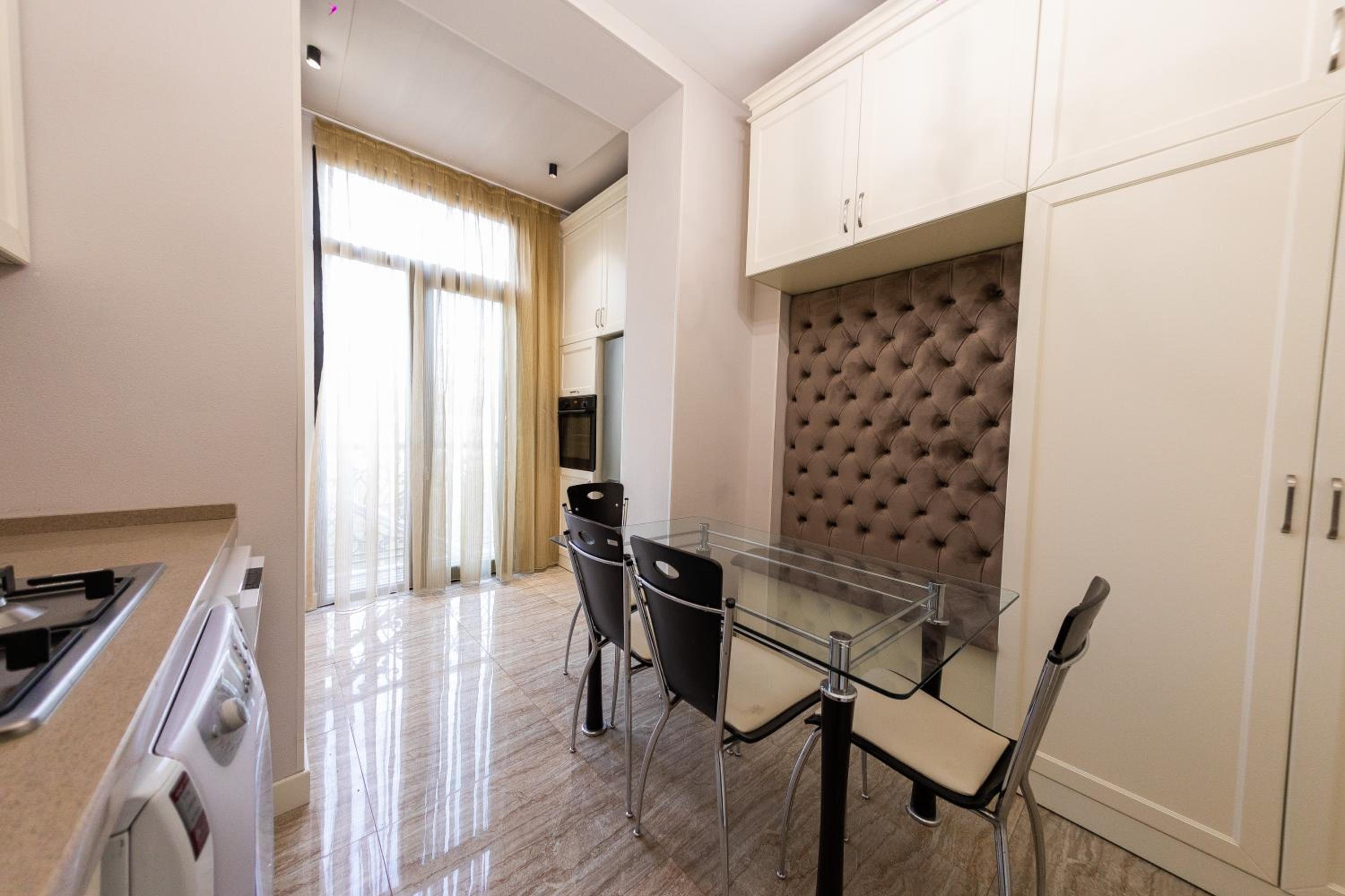 Apartment on 1st Boulevard Line