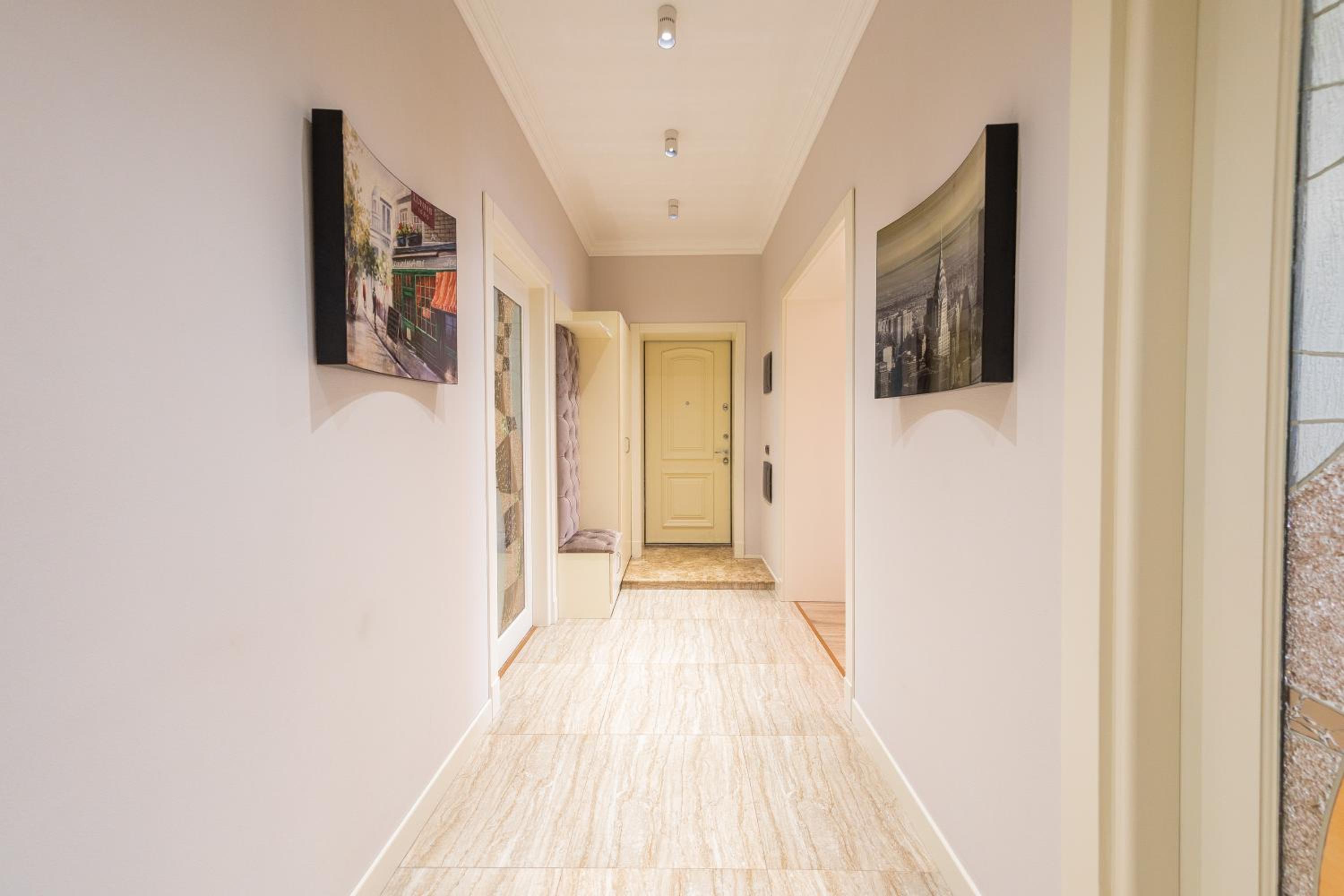 Apartment on 1st Boulevard Line