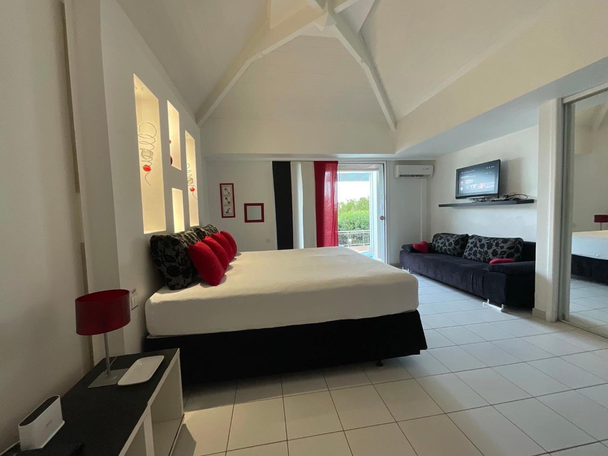 Villa Paloma Orient Bay perfect for nudists view 5