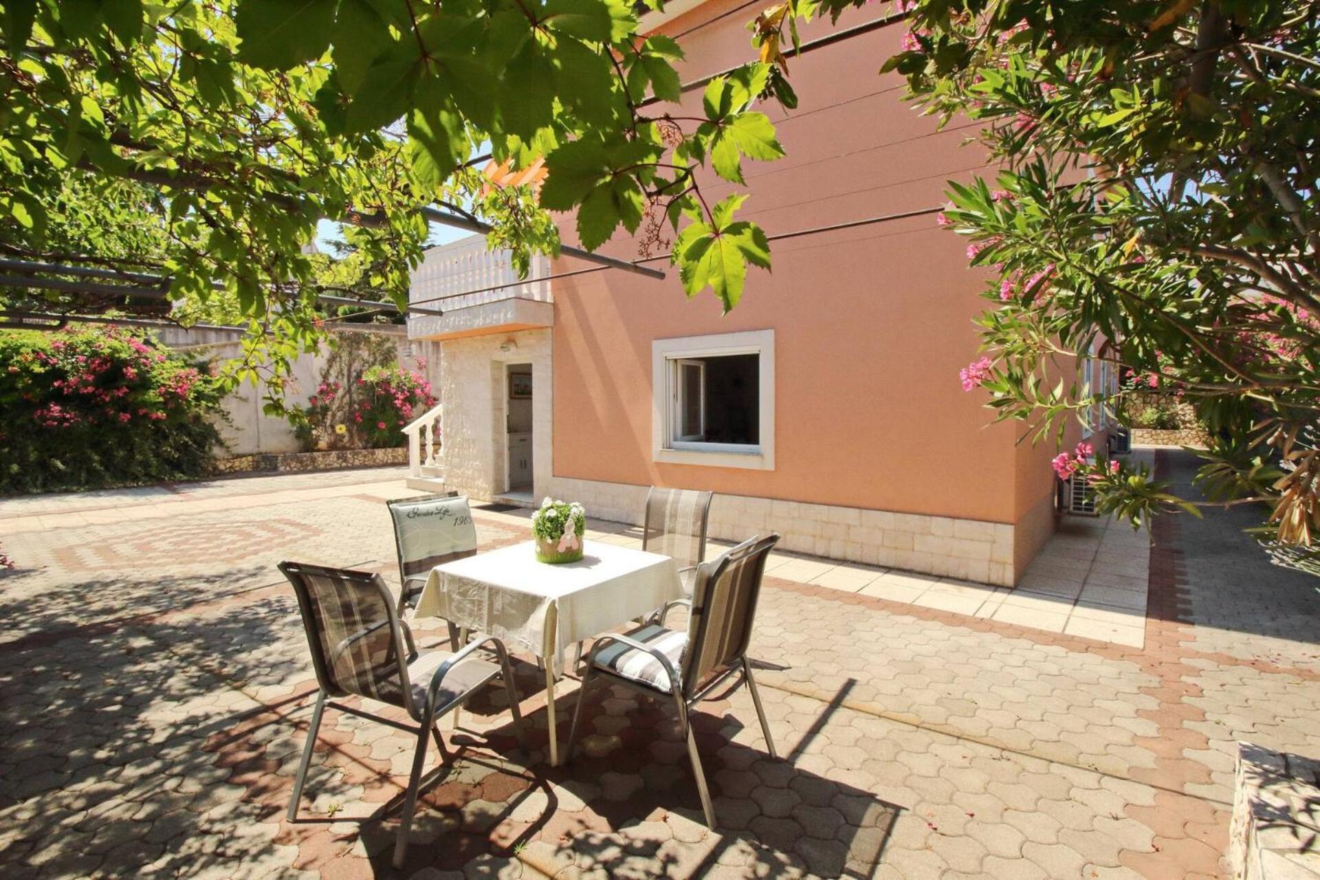 Apartments Radosna view 4
