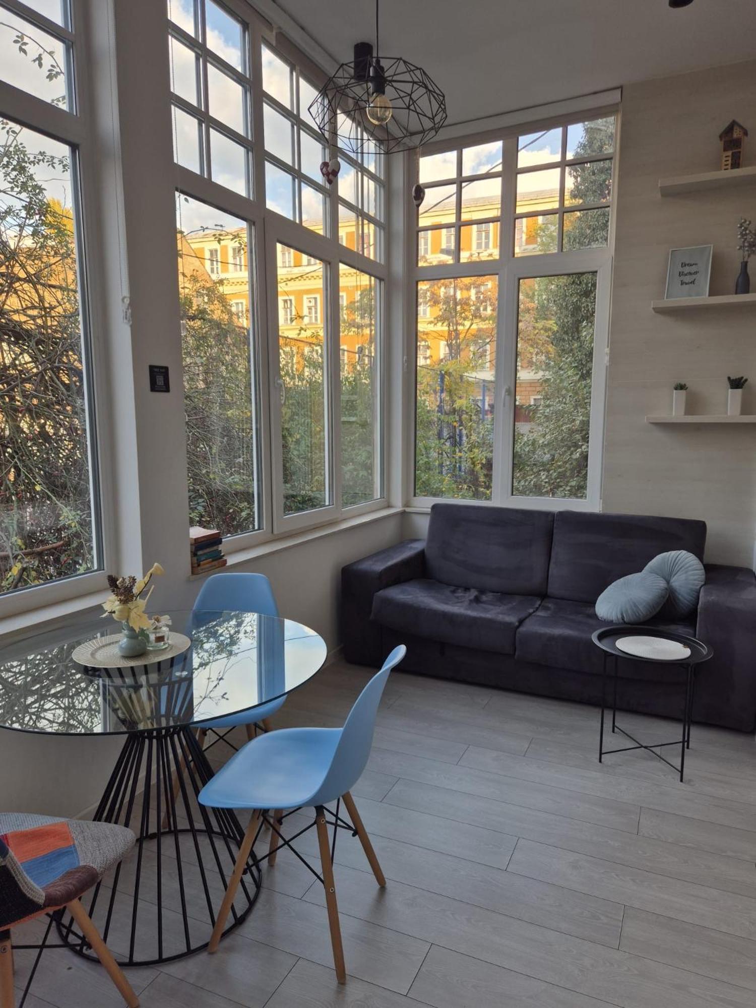 Boulevard Apartments
