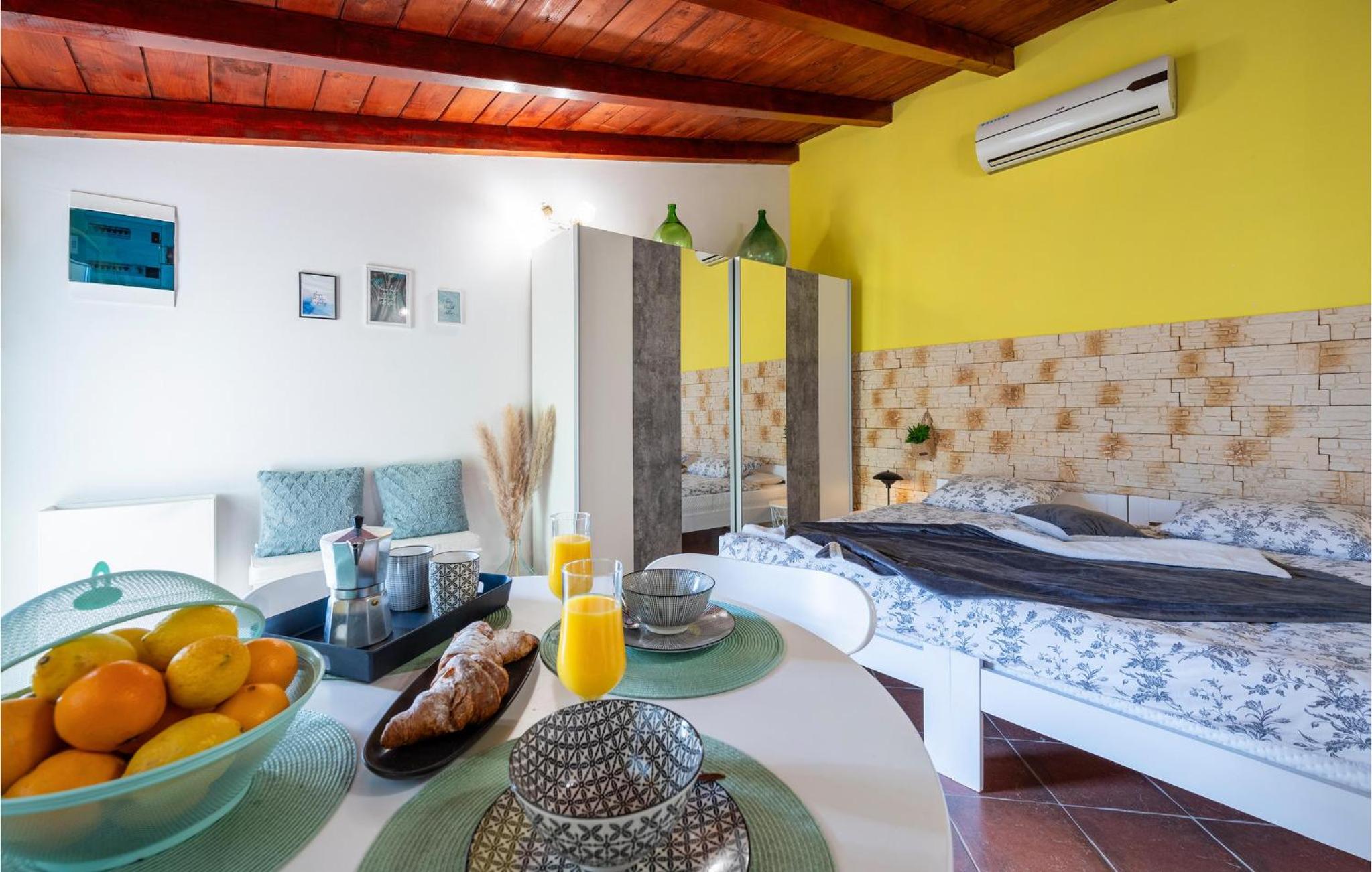 Amazing Home In Vodnjan With Wifi view 3