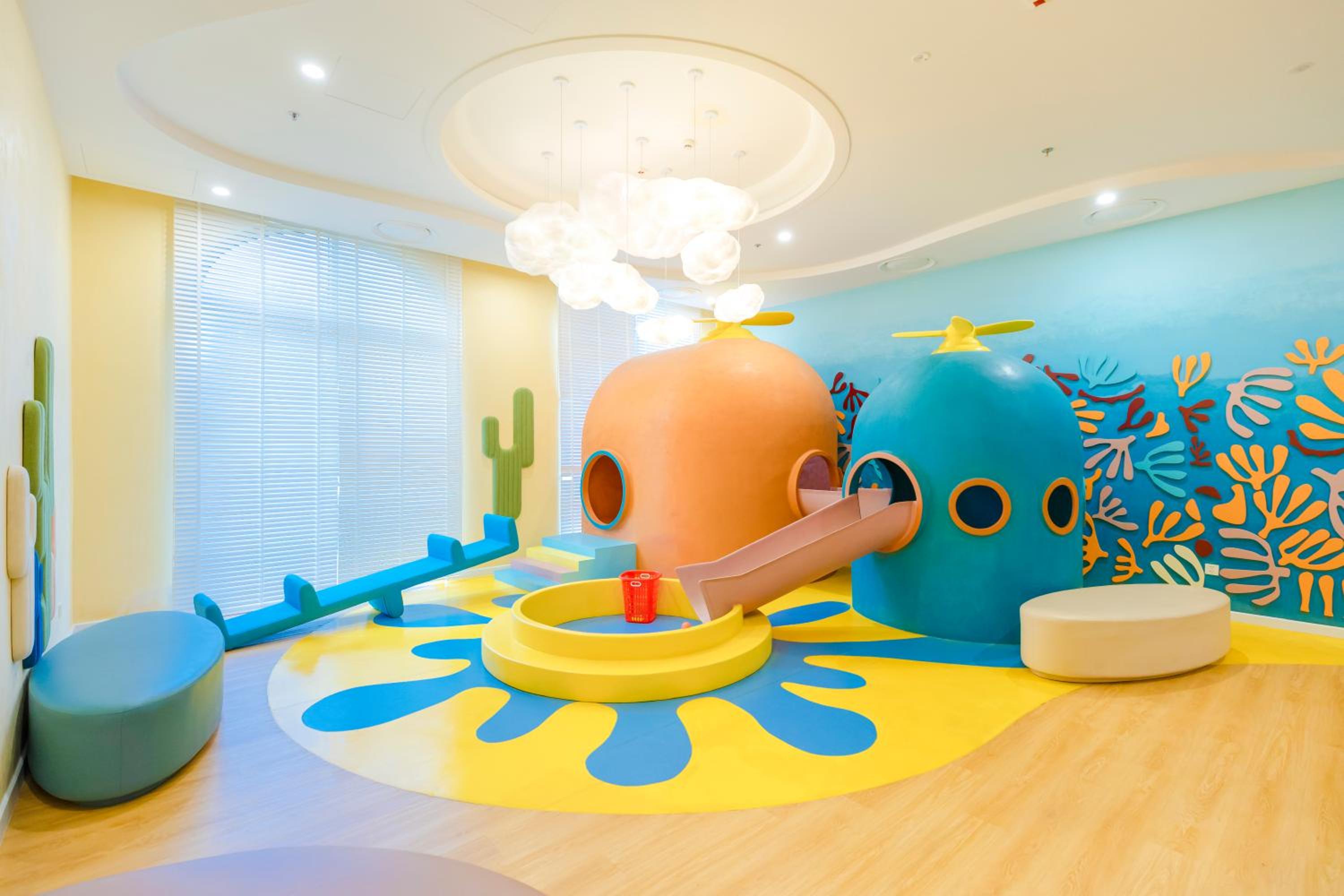 Seaside Fireworks Apartment Free Gym & Pool view 5