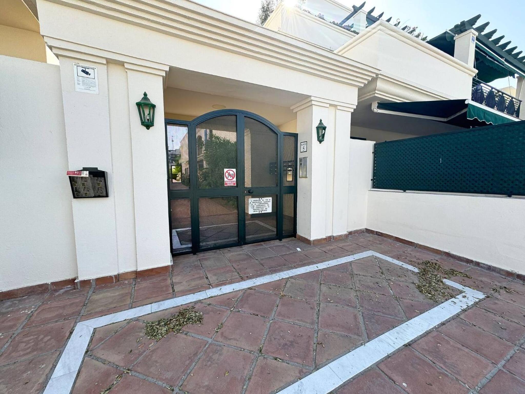 Moderno Apartamento Vacacional cerca de Puerto Banús-Playa