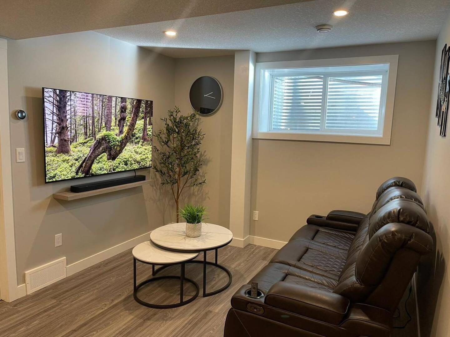 Luxury Living Entire Suite-Private