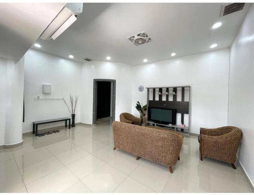 RALI PD 16PAX HOMESTAY E karaoke & swimming pool photo 1