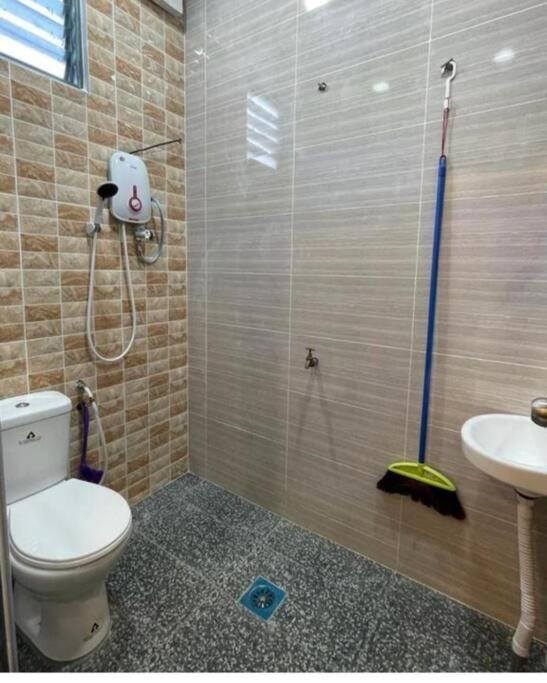 RALI PD 16PAX HOMESTAY E karaoke & swimming pool photo 7