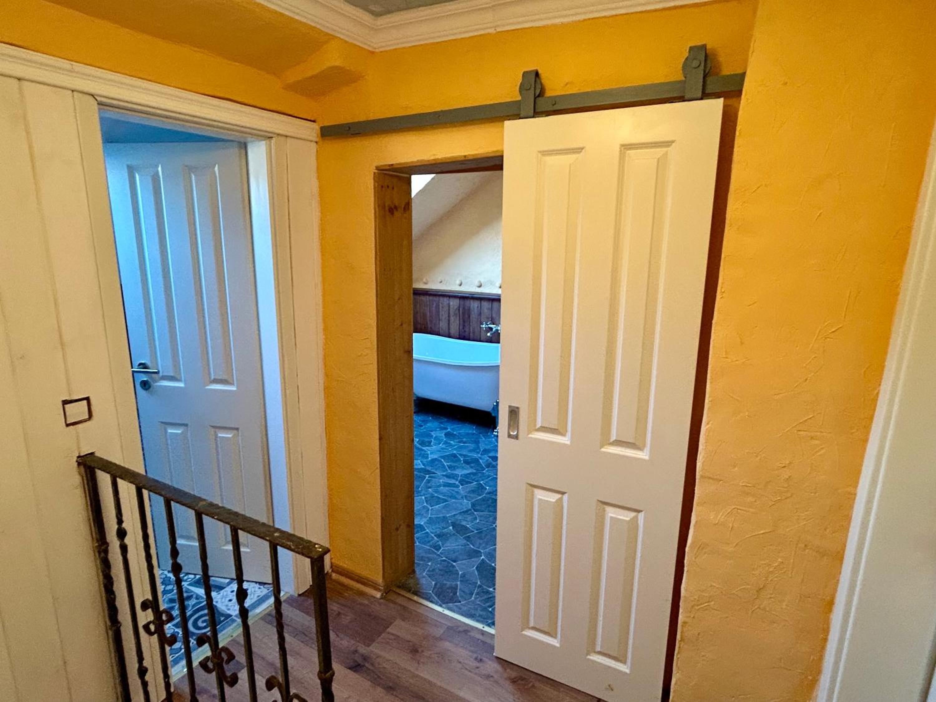 Stilvolles City Haus mit 2 Bädern & Parkplatz, 75 qm Innenstadt