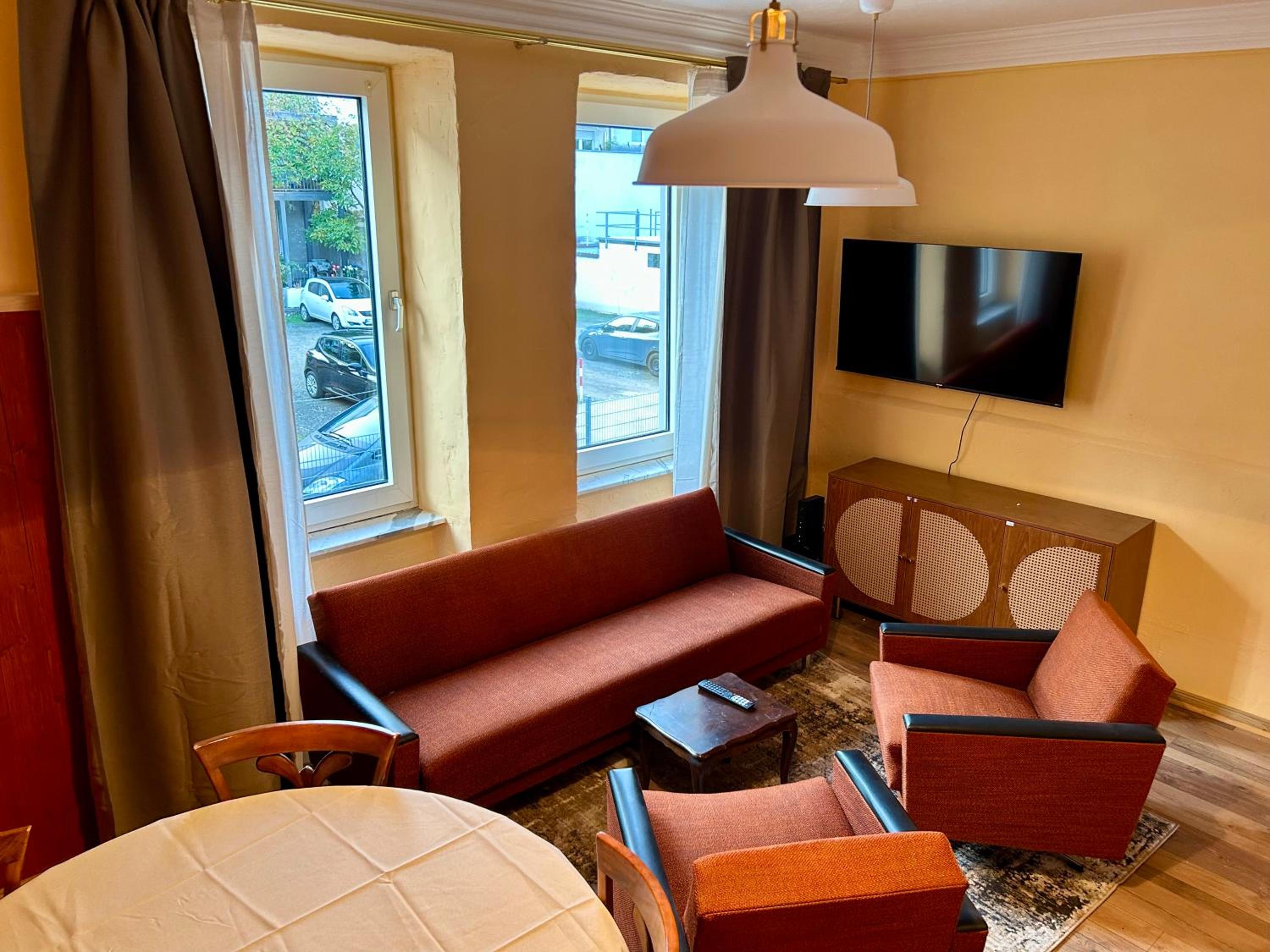 Stilvolles City Haus mit 2 Bädern & Parkplatz, 75 qm Innenstadt