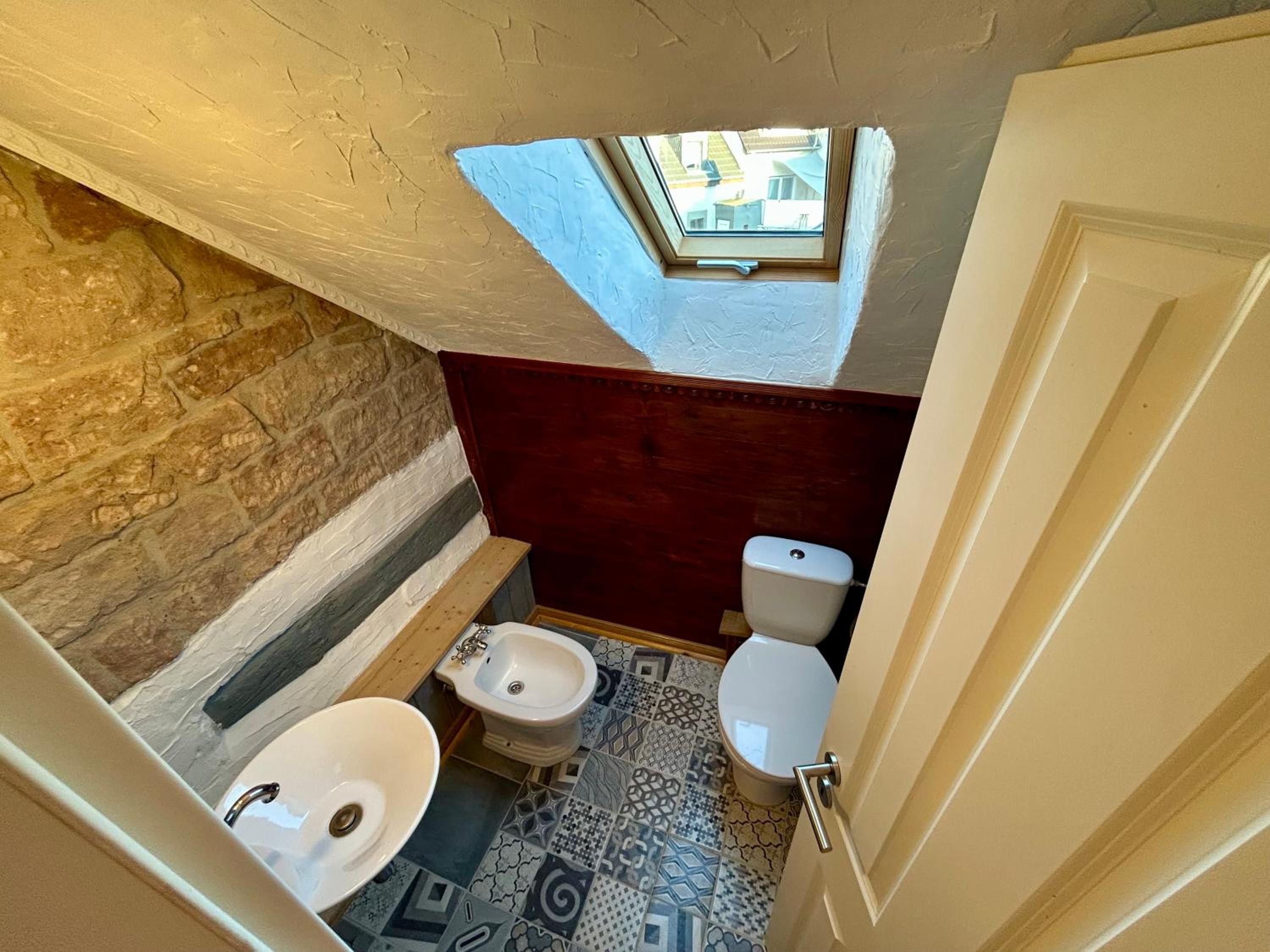 Stilvolles City Haus mit 2 Bädern & Parkplatz, 75 qm Innenstadt