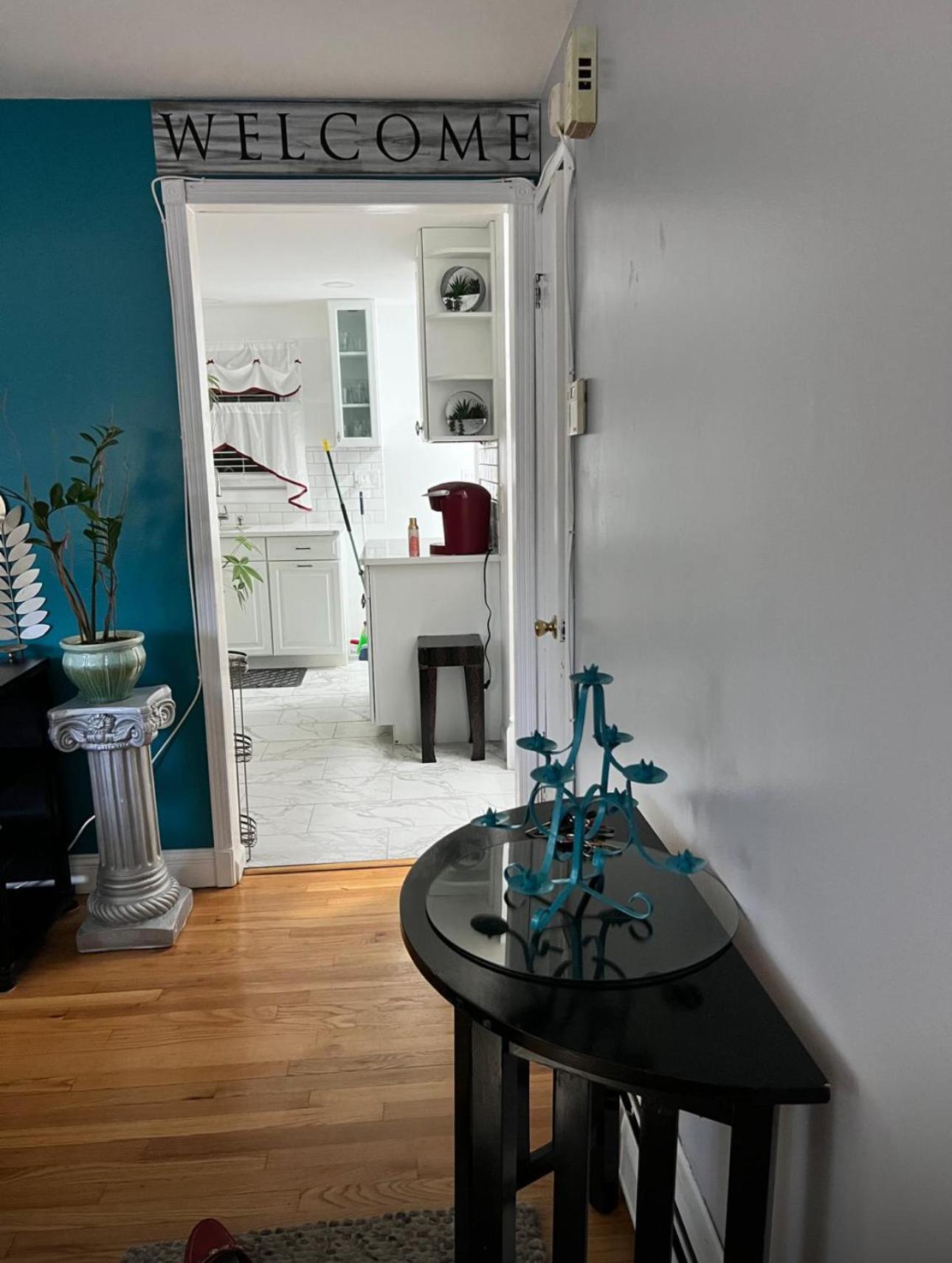Beautiful 3 - 4 Bedroom Home Fully Furnished Including Utilities Close to I95 Train - Property Image 19