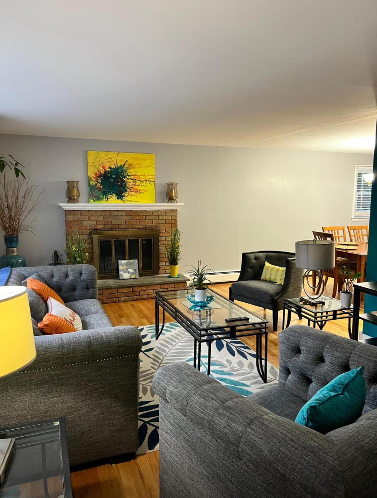 Beautiful 3 - 4 Bedroom Home Fully Furnished Including Utilities Close to I95 Train - Property Image 18
