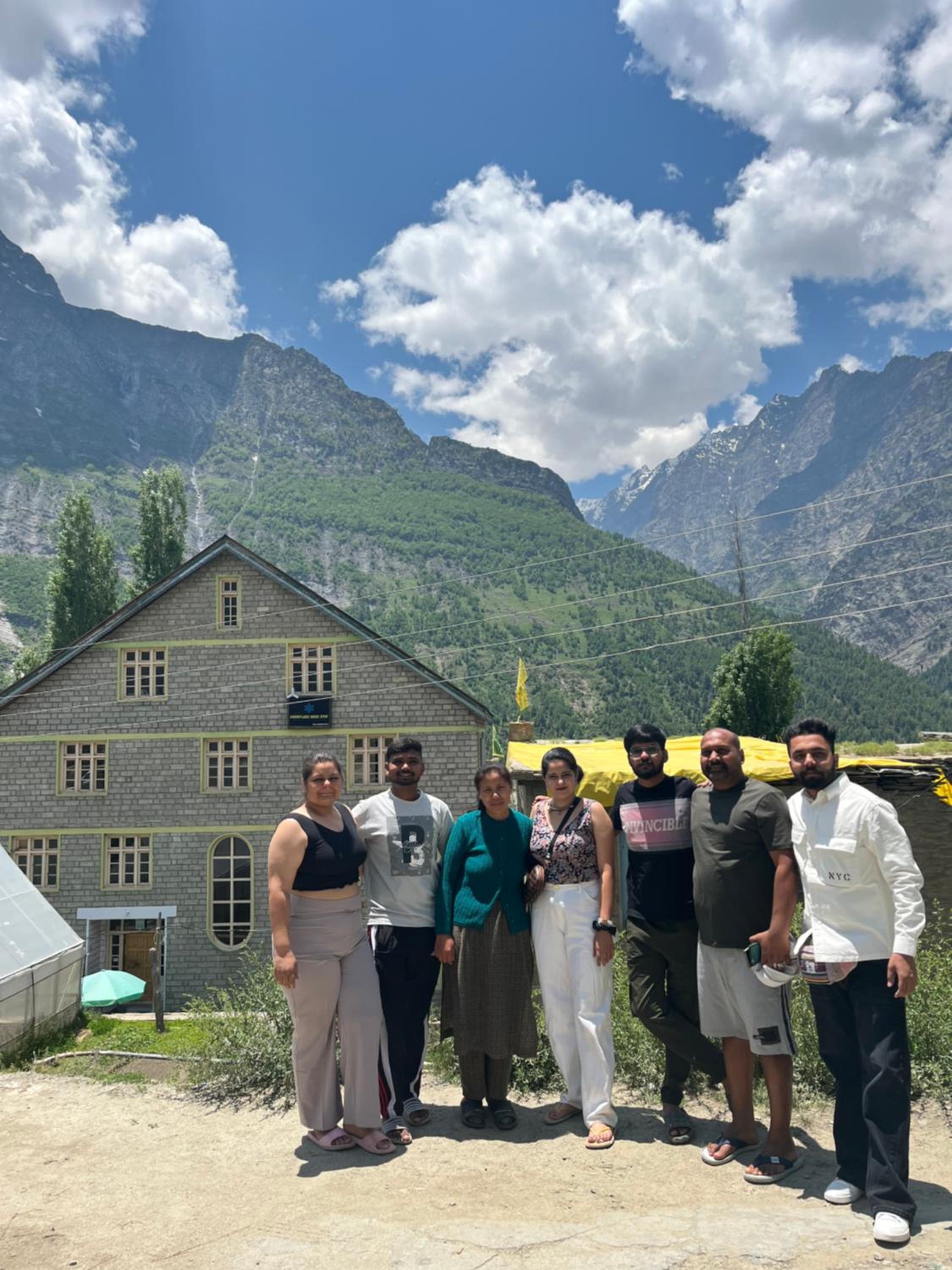 SNOWFLAKE Homestay