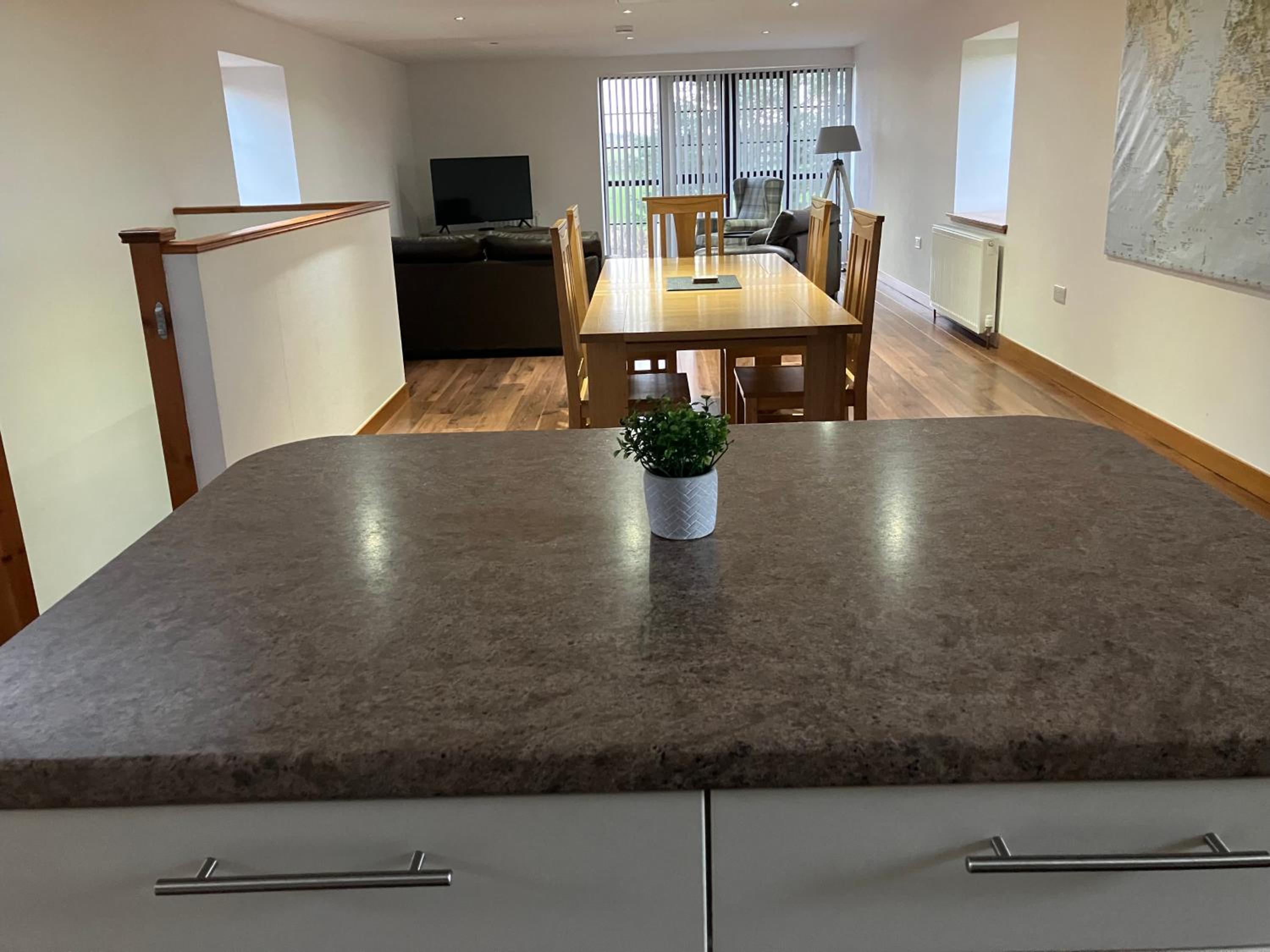 Berryhill West Steading - Peterhead - 3 bedroom 2 bathroom self-catering - Sleeps 5 - Private off-road parking - Yard & Shed - Suit Contractors - Newly Ref view 2