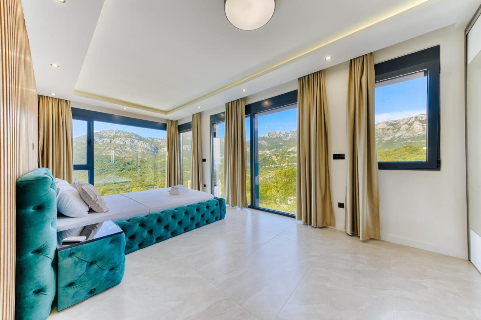 Villa Monza view 2