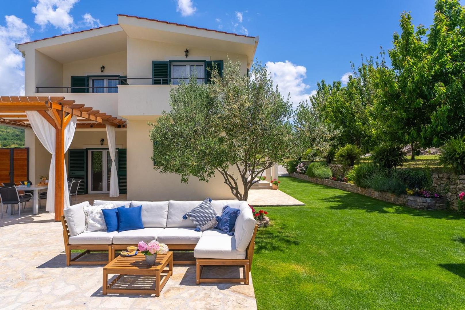 VILLA ROKO with 4 bedrooms, 32sqm heated pool view 4