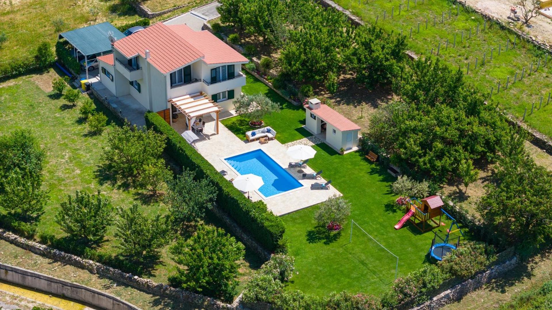 Hotel VILLA ROKO with 4 bedrooms, 32sqm heated pool - Image 1