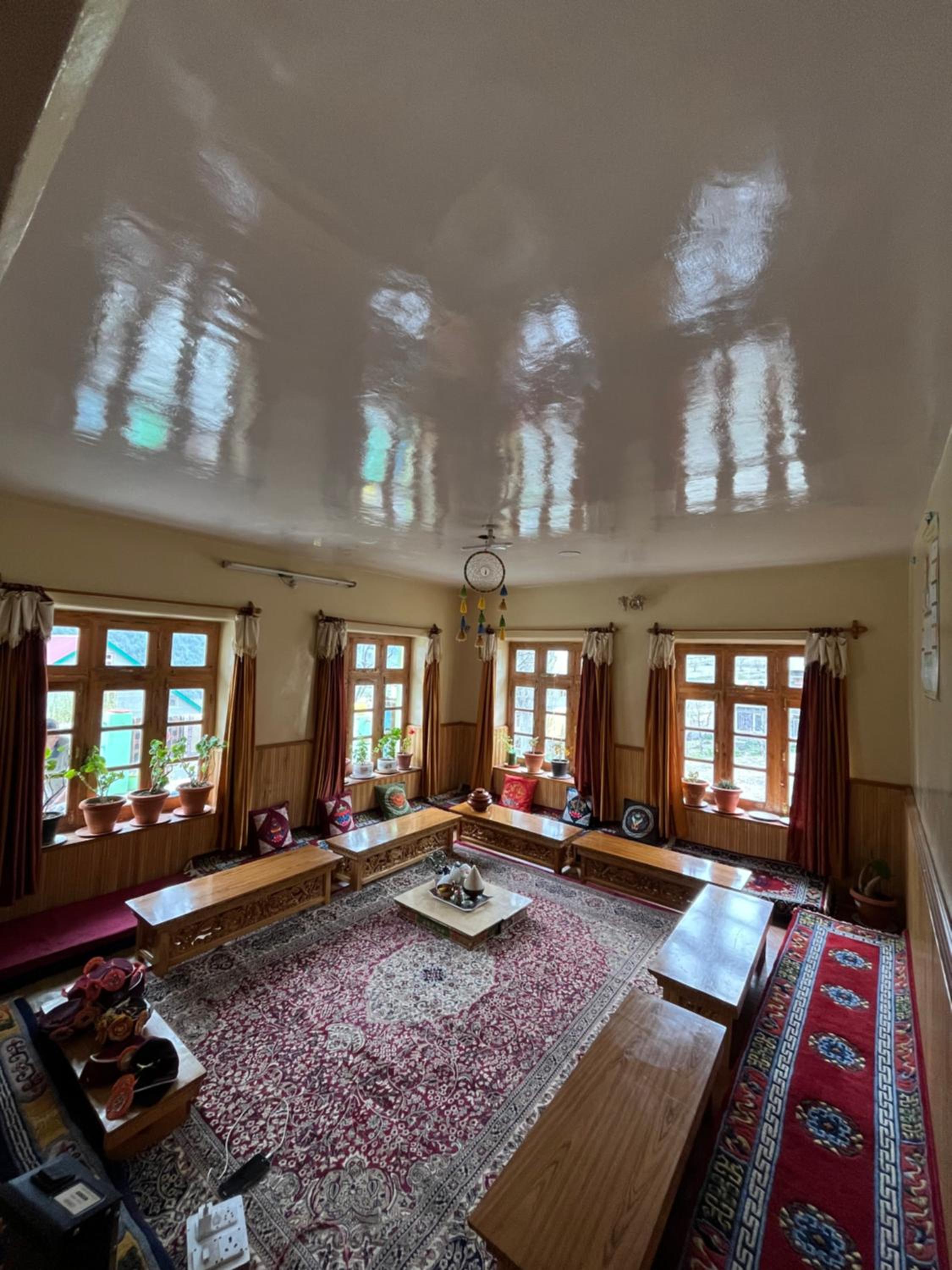 SNOWFLAKE Homestay