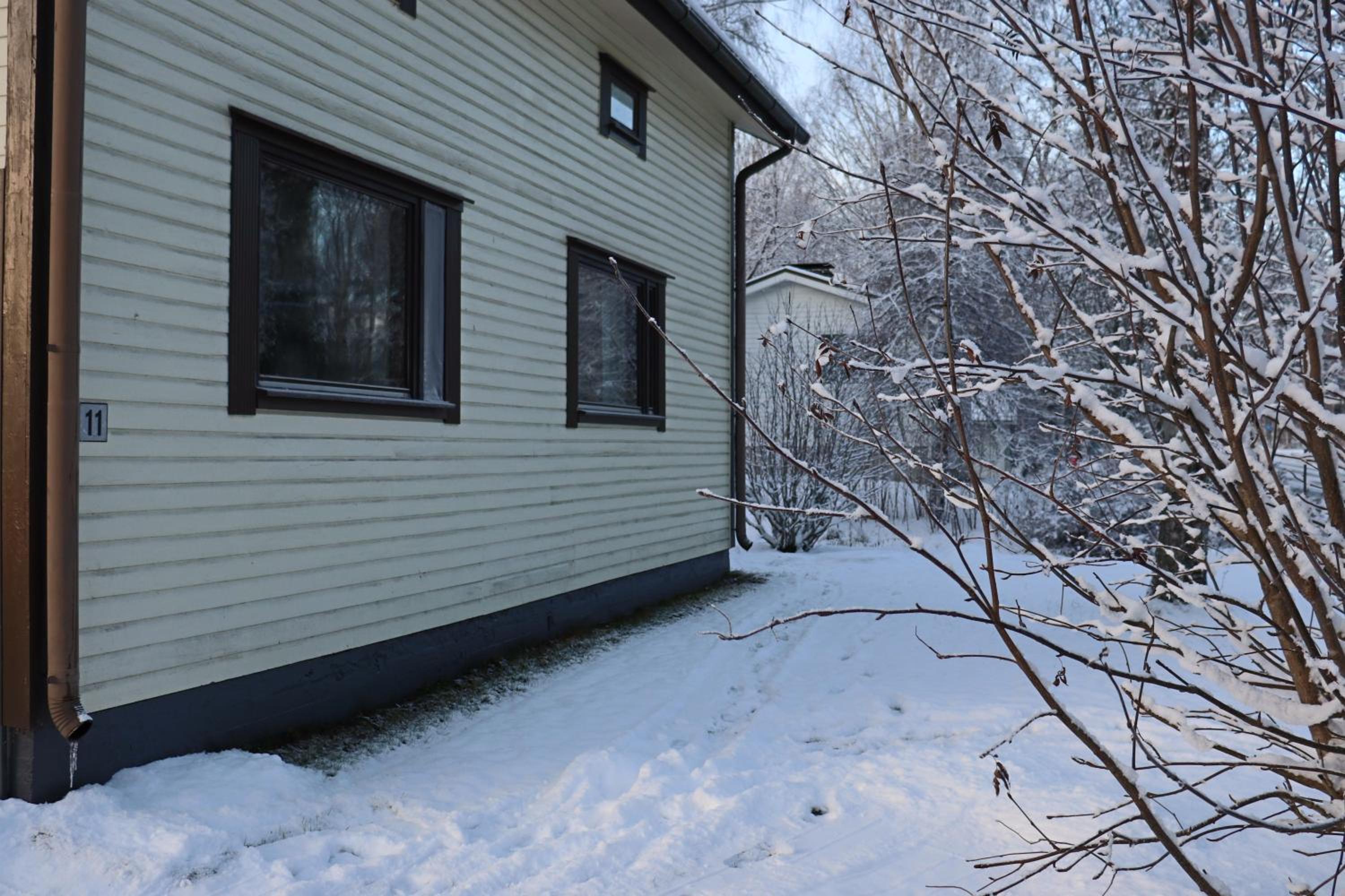 Cozy villa near Santa Park